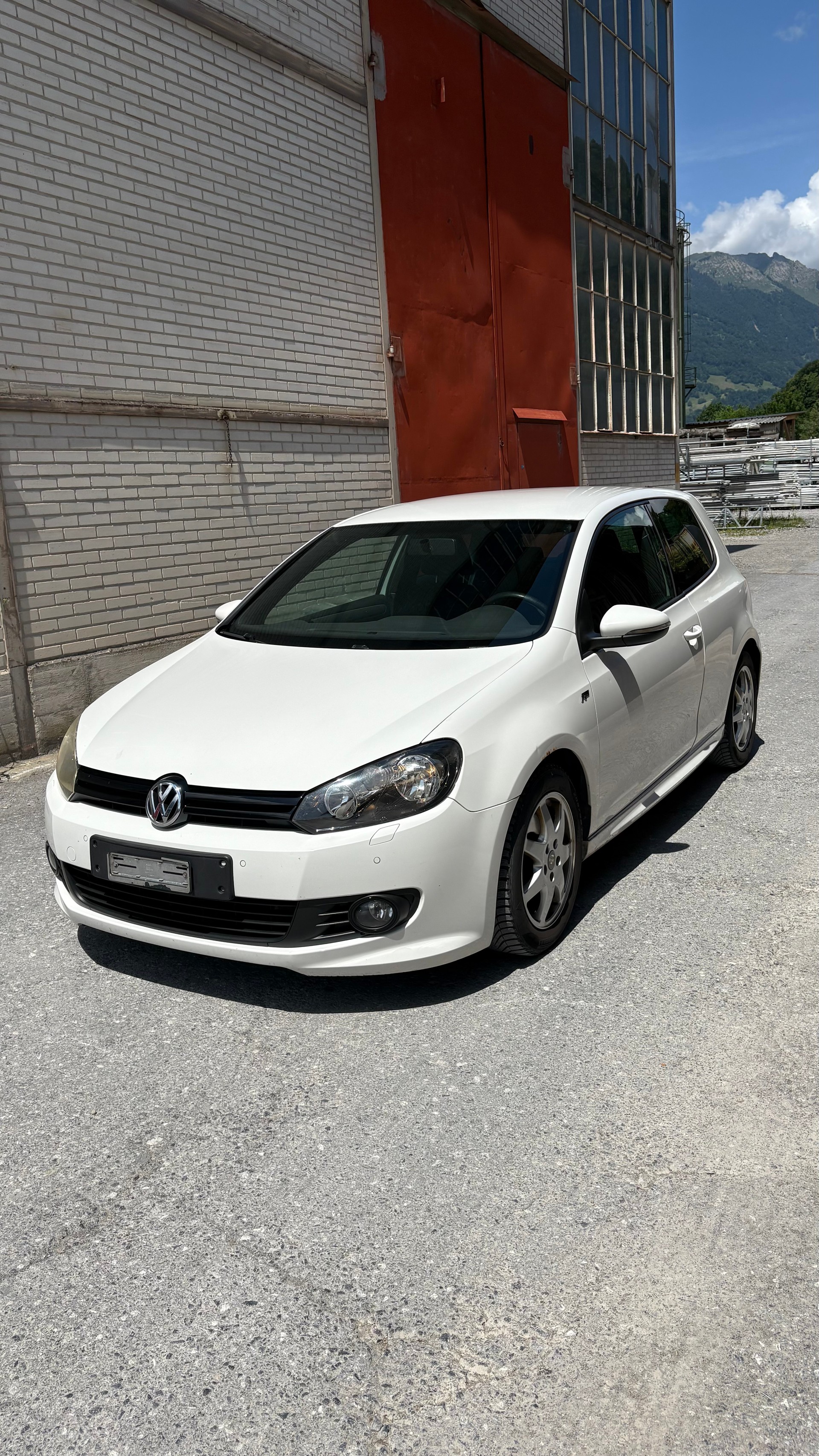 VW Golf 1.4 TSI Highline R-Line-image-0