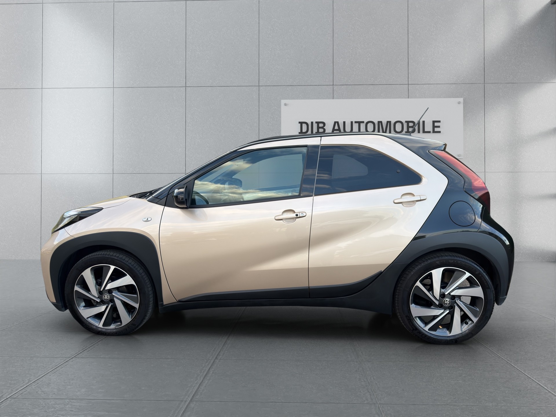 TOYOTA Aygo X 1.0 VVT-i Style CVT*TOP ZUSTAND*TOP AUSSTATTUNG*NUR 12000 KM*MIT FALTDACH*-image-18