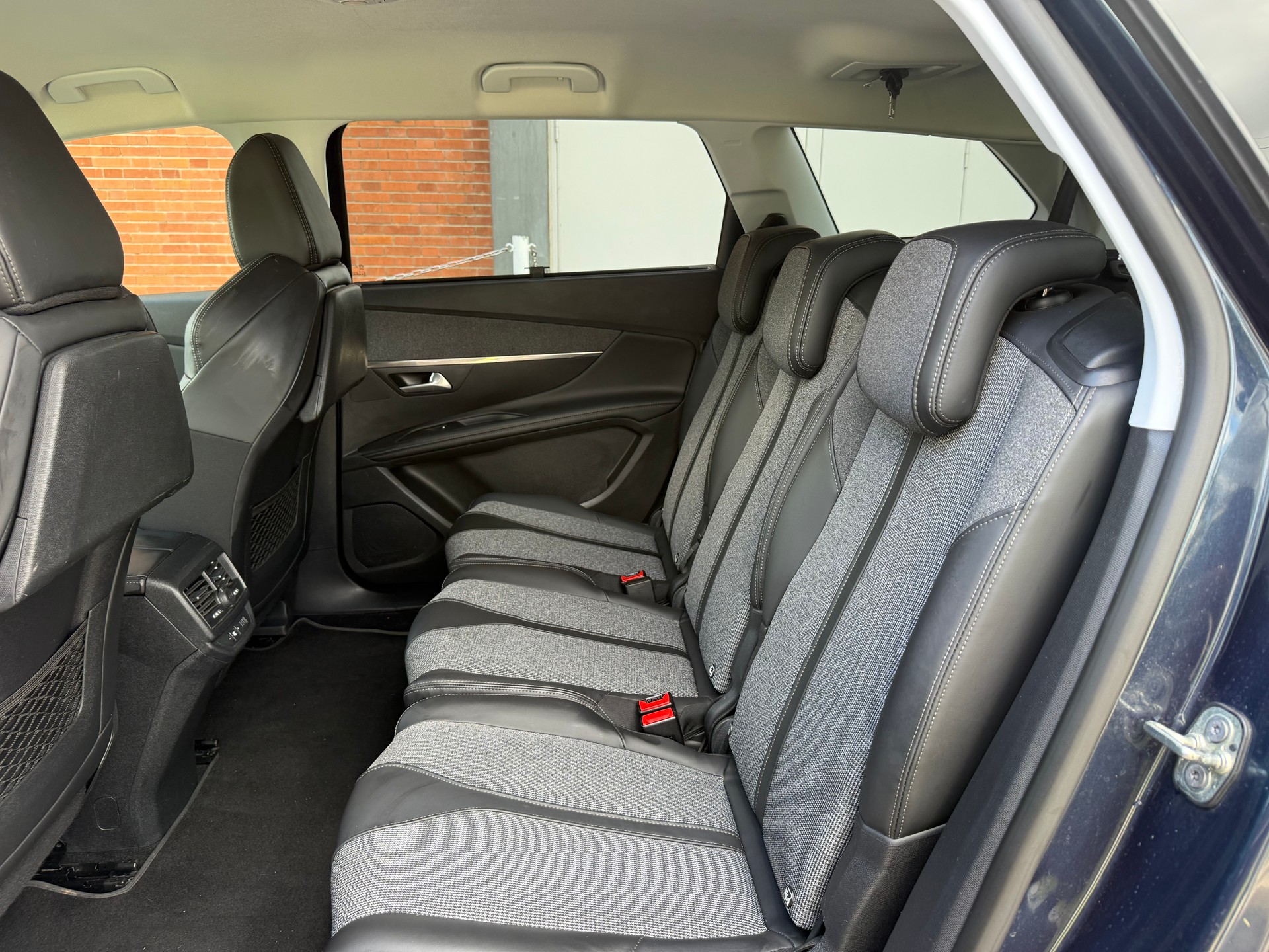 PEUGEOT 5008 1.2 Pure Tech Active-image-10
