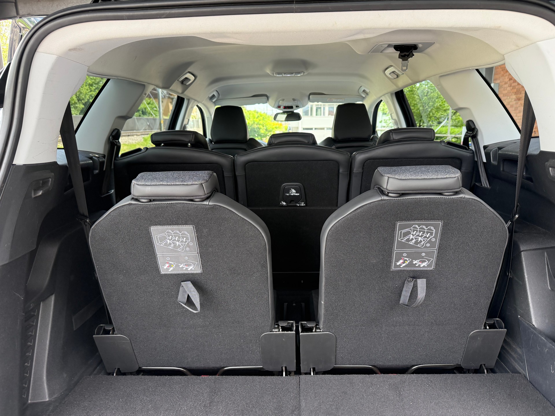 PEUGEOT 5008 1.2 Pure Tech Active-image-11