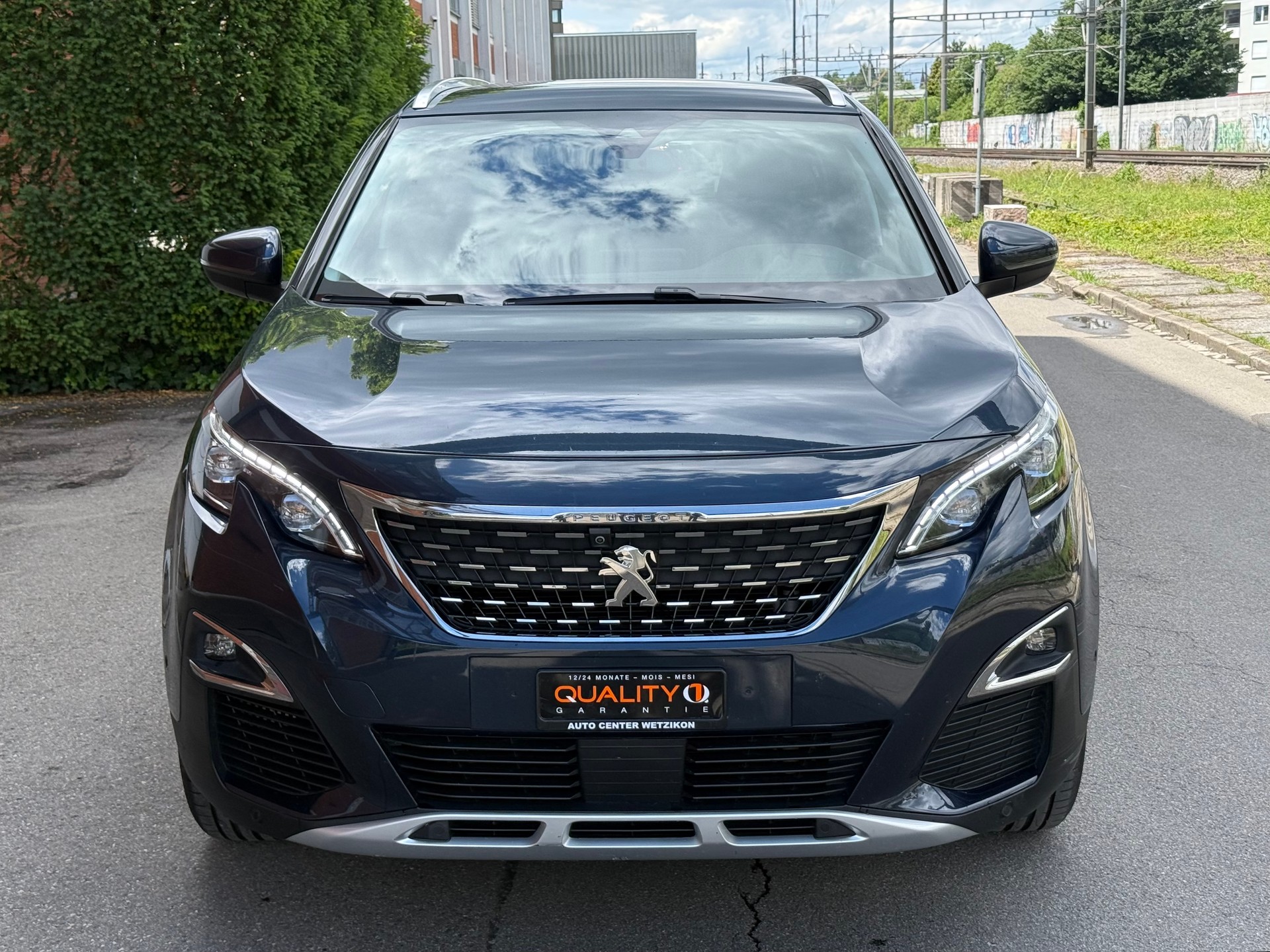PEUGEOT 5008 1.2 Pure Tech Active-image-0