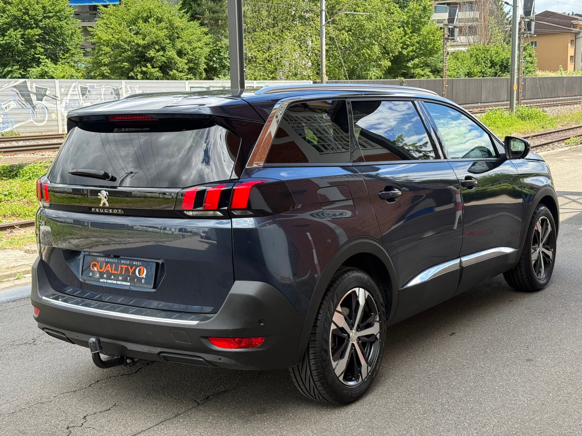 PEUGEOT 5008 1.2 Pure Tech Active-image-3