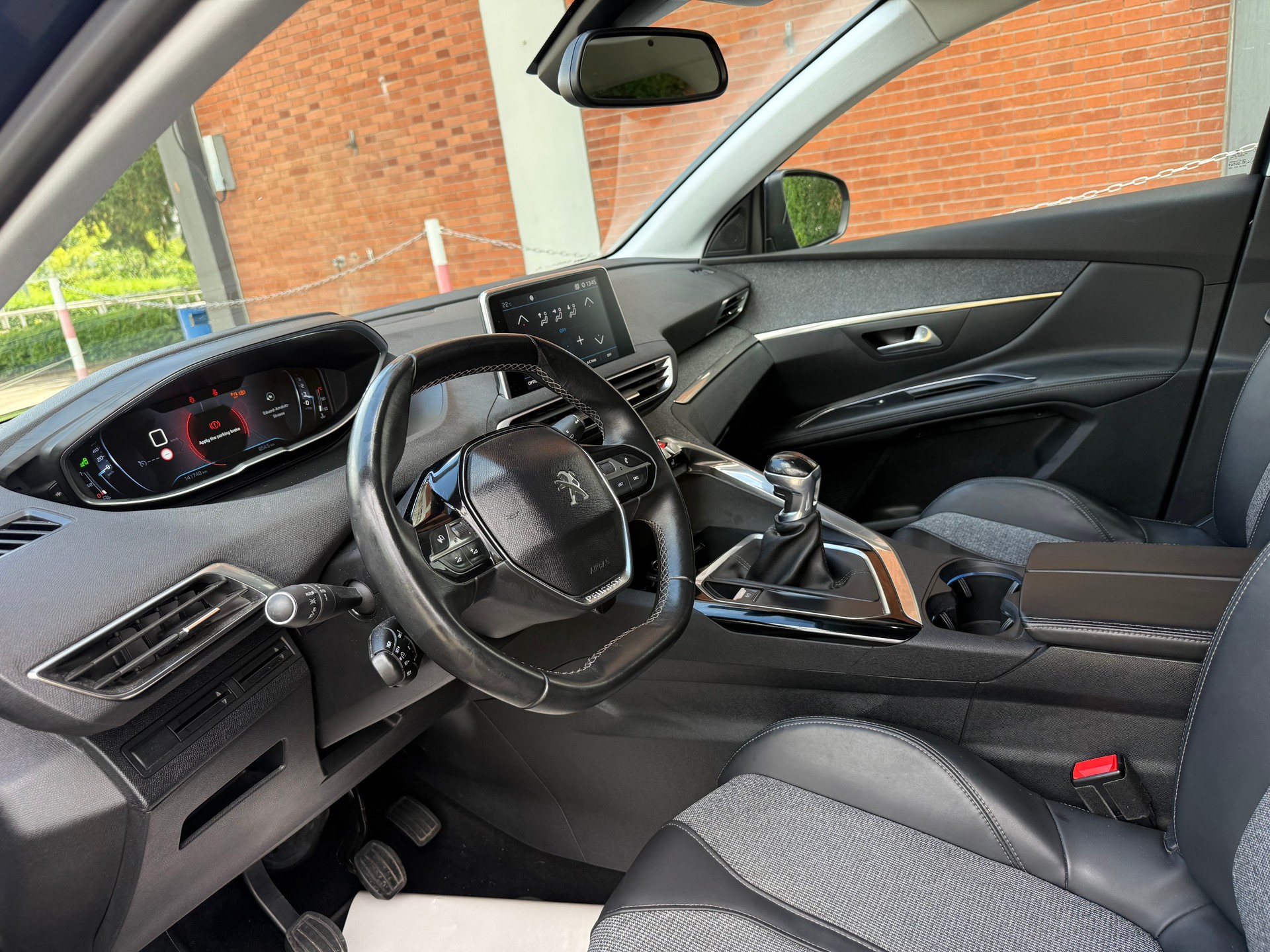 PEUGEOT 5008 1.2 Pure Tech Active-image-7