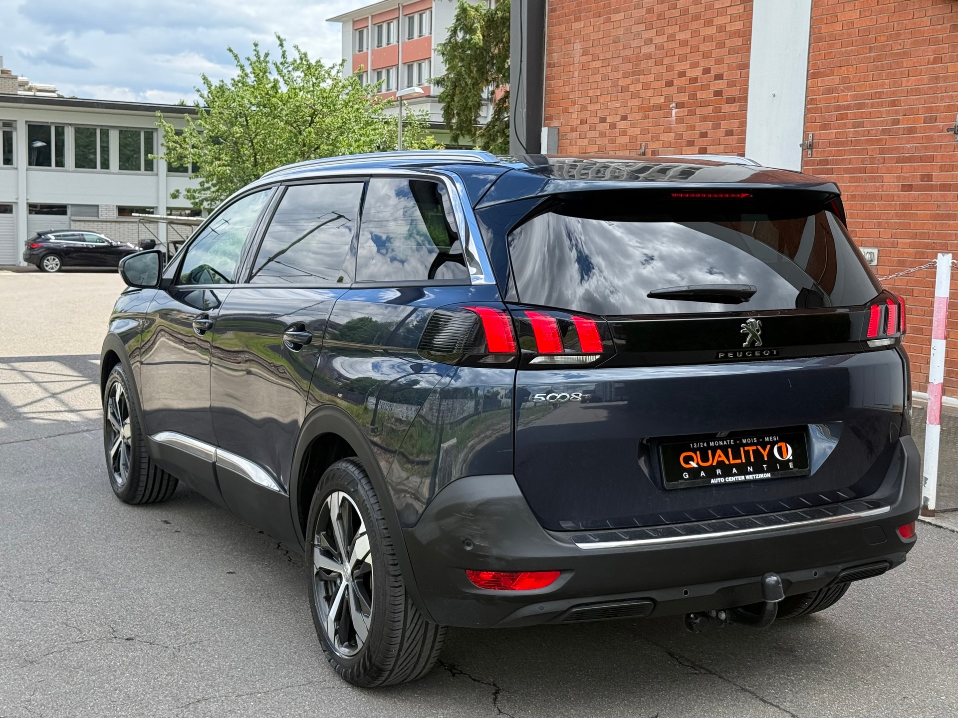 PEUGEOT 5008 1.2 Pure Tech Active-image-5