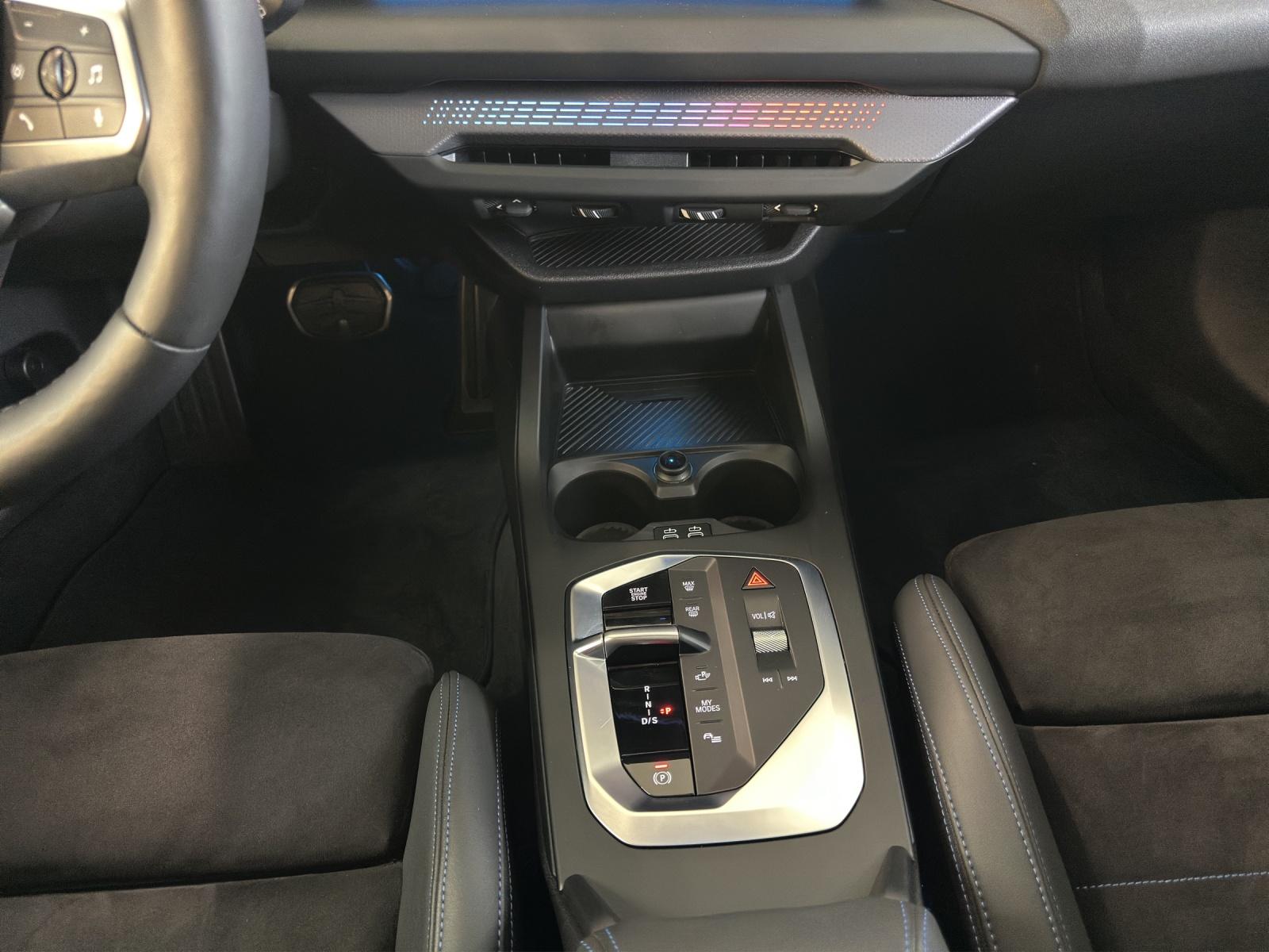 BMW 123 xDrive-image-20