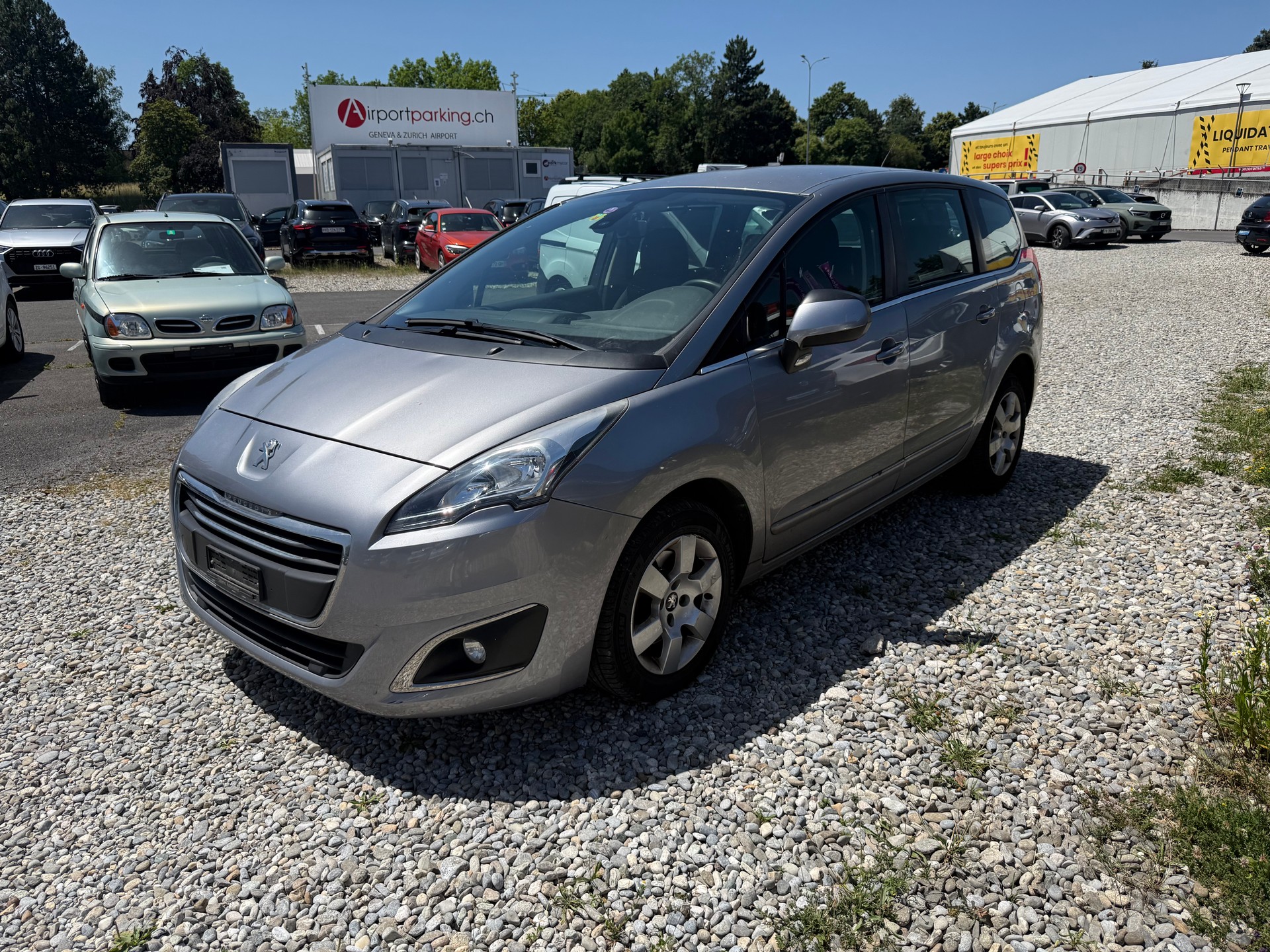 PEUGEOT 5008 1.6 16V T Allure-image-1