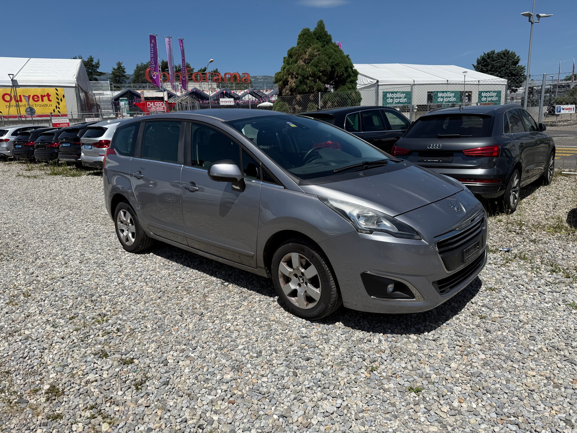 PEUGEOT 5008 1.6 16V T Allure-image-4