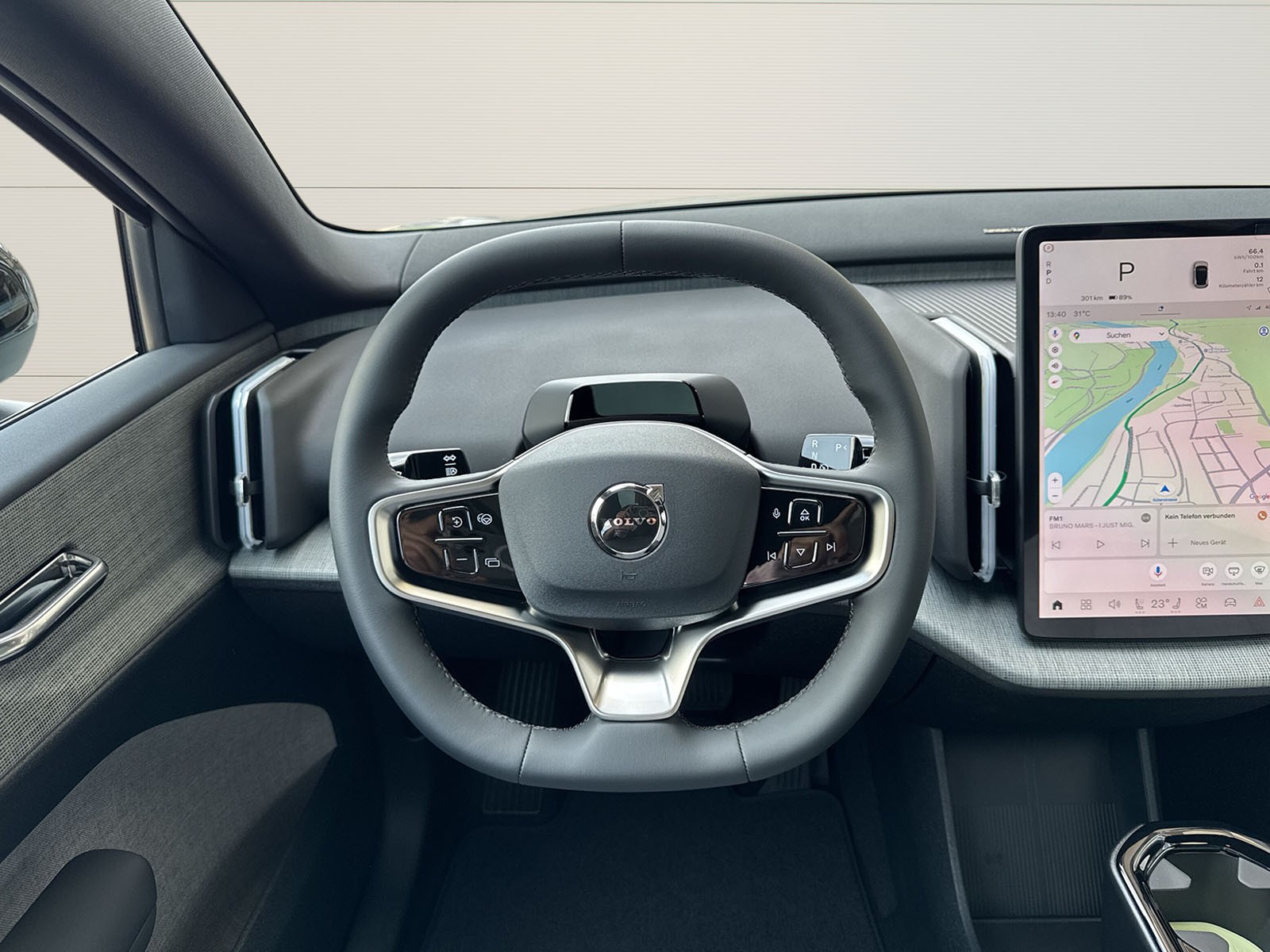 VOLVO EX30 E60 Twin Ultra Performance AWD-image-13