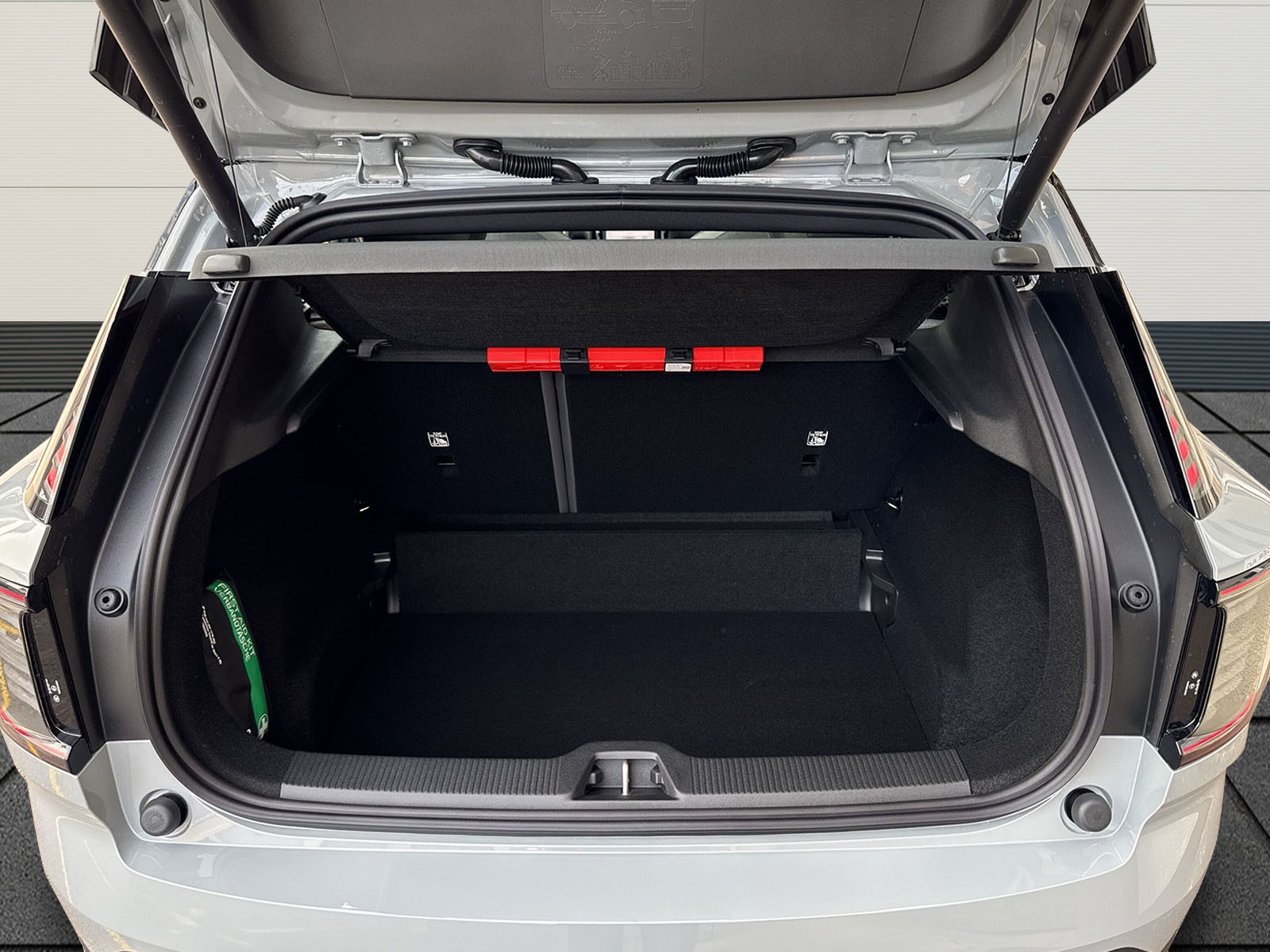 VOLVO EX30 E60 Twin Ultra Performance AWD-image-10