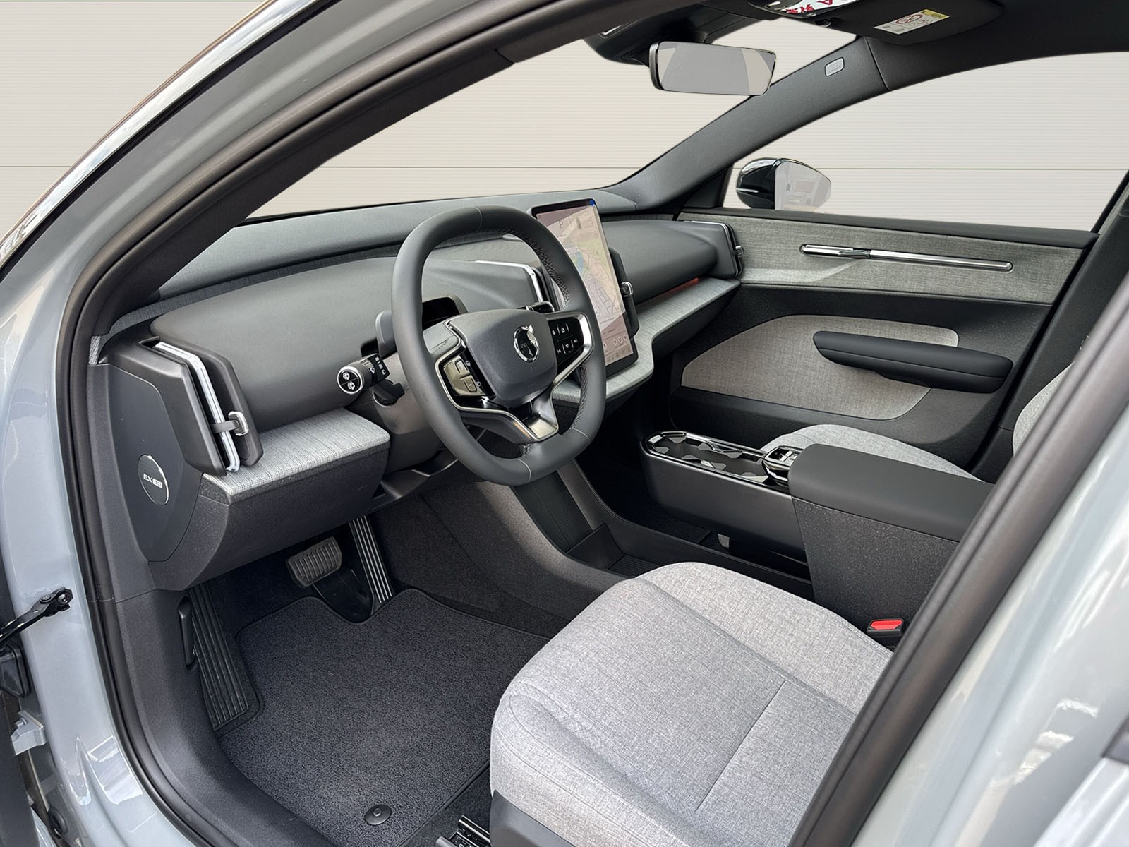 VOLVO EX30 E60 Twin Ultra Performance AWD-image-6