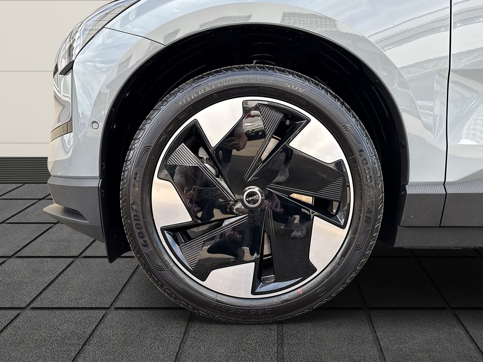 VOLVO EX30 E60 Twin Ultra Performance AWD-image-5