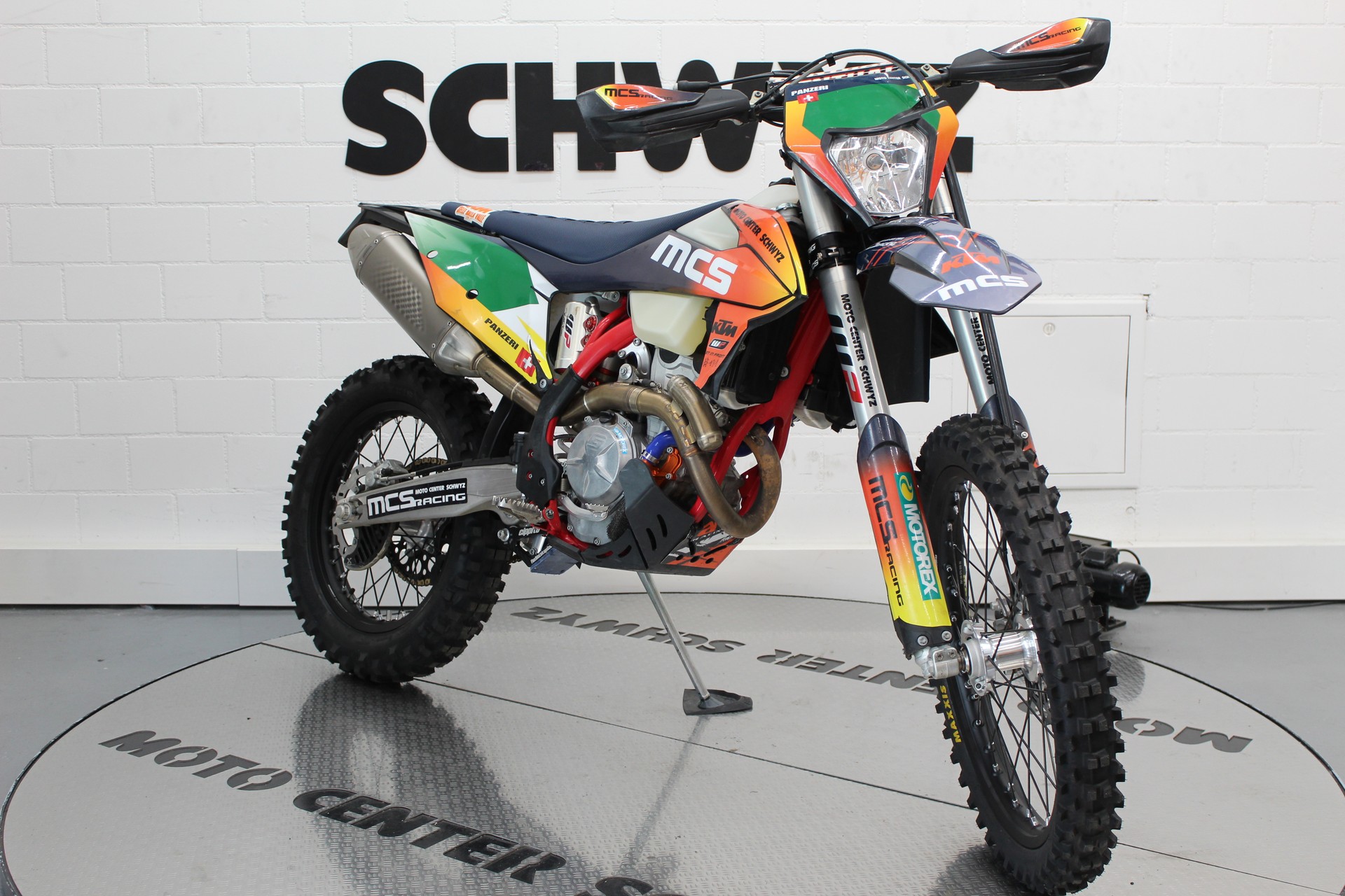GASGAS EC 250 F MCS Racing-showroom-element-1