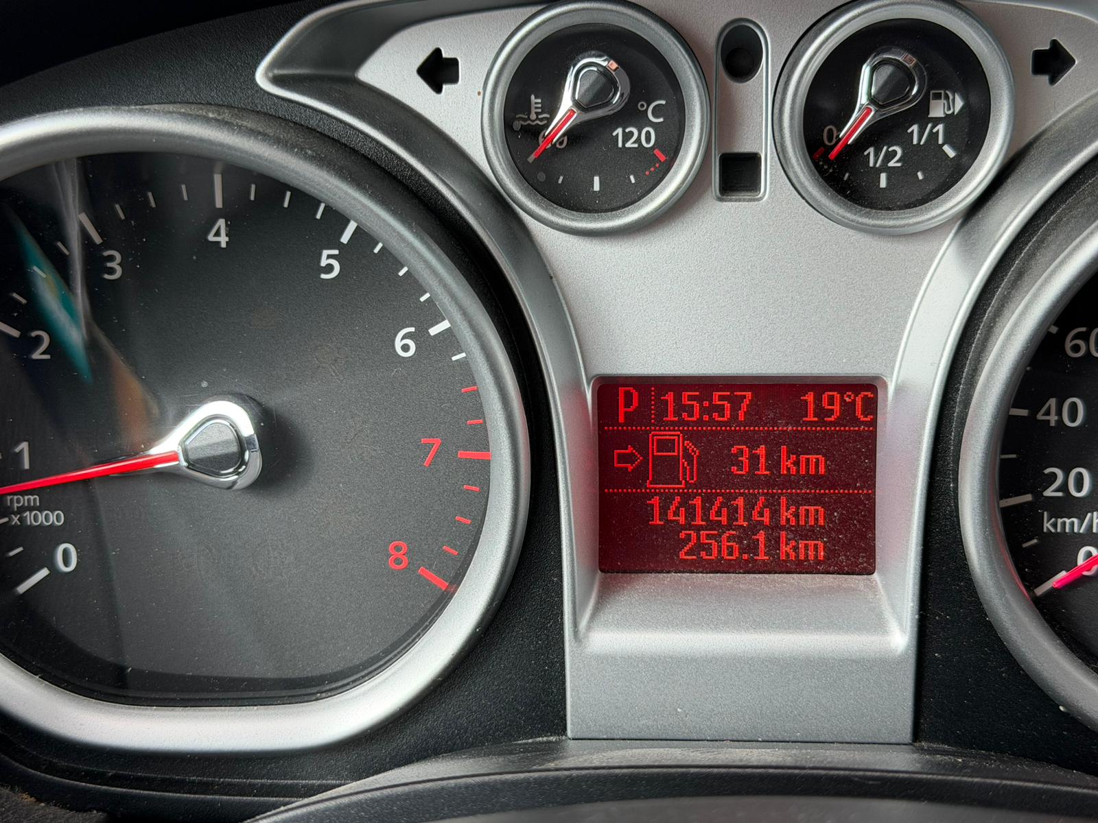 FORD Kuga 2.5 Turbo Titanium 4WD Automatic-image-8