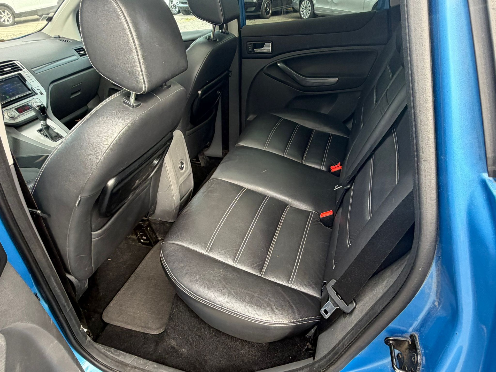 FORD Kuga 2.5 Turbo Titanium 4WD Automatic-image-11