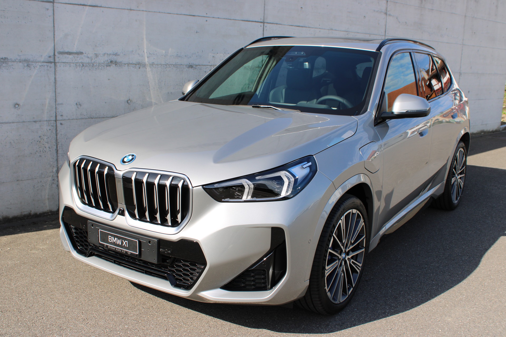 BMW X1 xDrive 30e M Sport-image-0