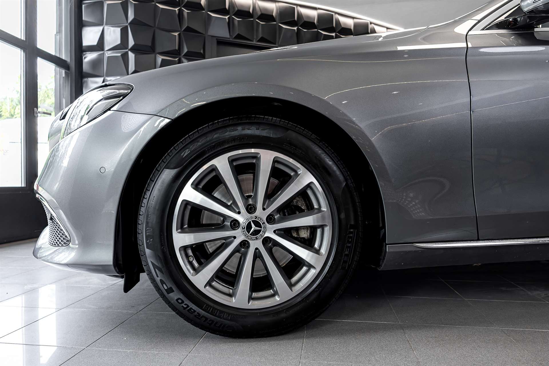 MERCEDES-BENZ E 200 Avantgarde 4Matic 9G-Tronic-image-27