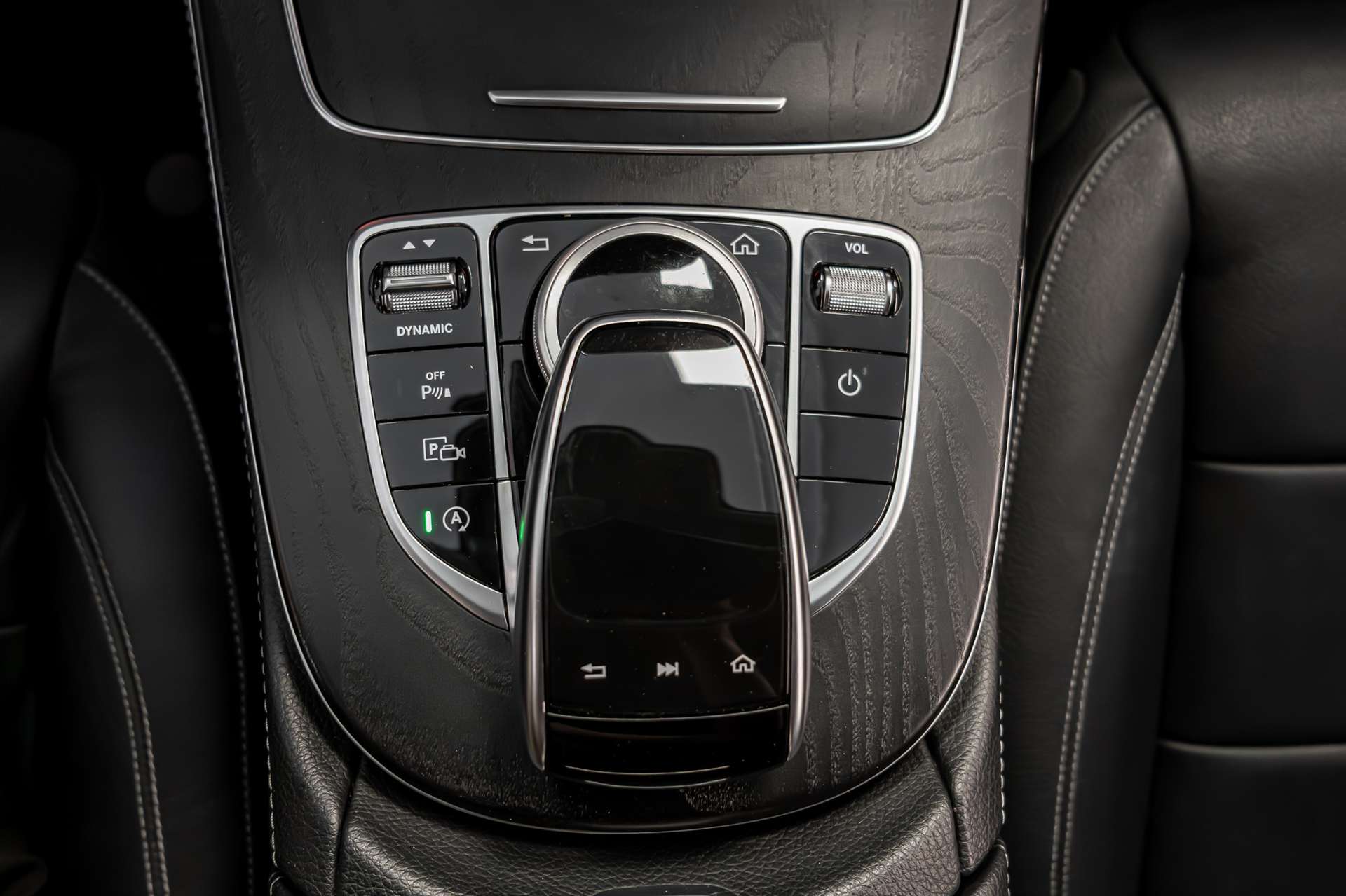 MERCEDES-BENZ E 200 Avantgarde 4Matic 9G-Tronic-image-18