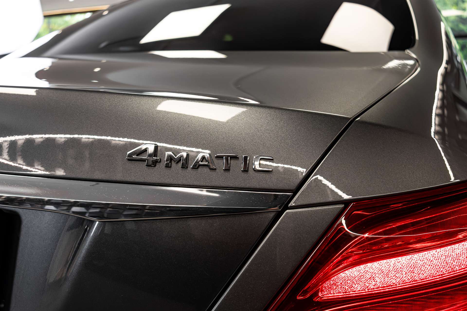 MERCEDES-BENZ E 200 Avantgarde 4Matic 9G-Tronic-image-30