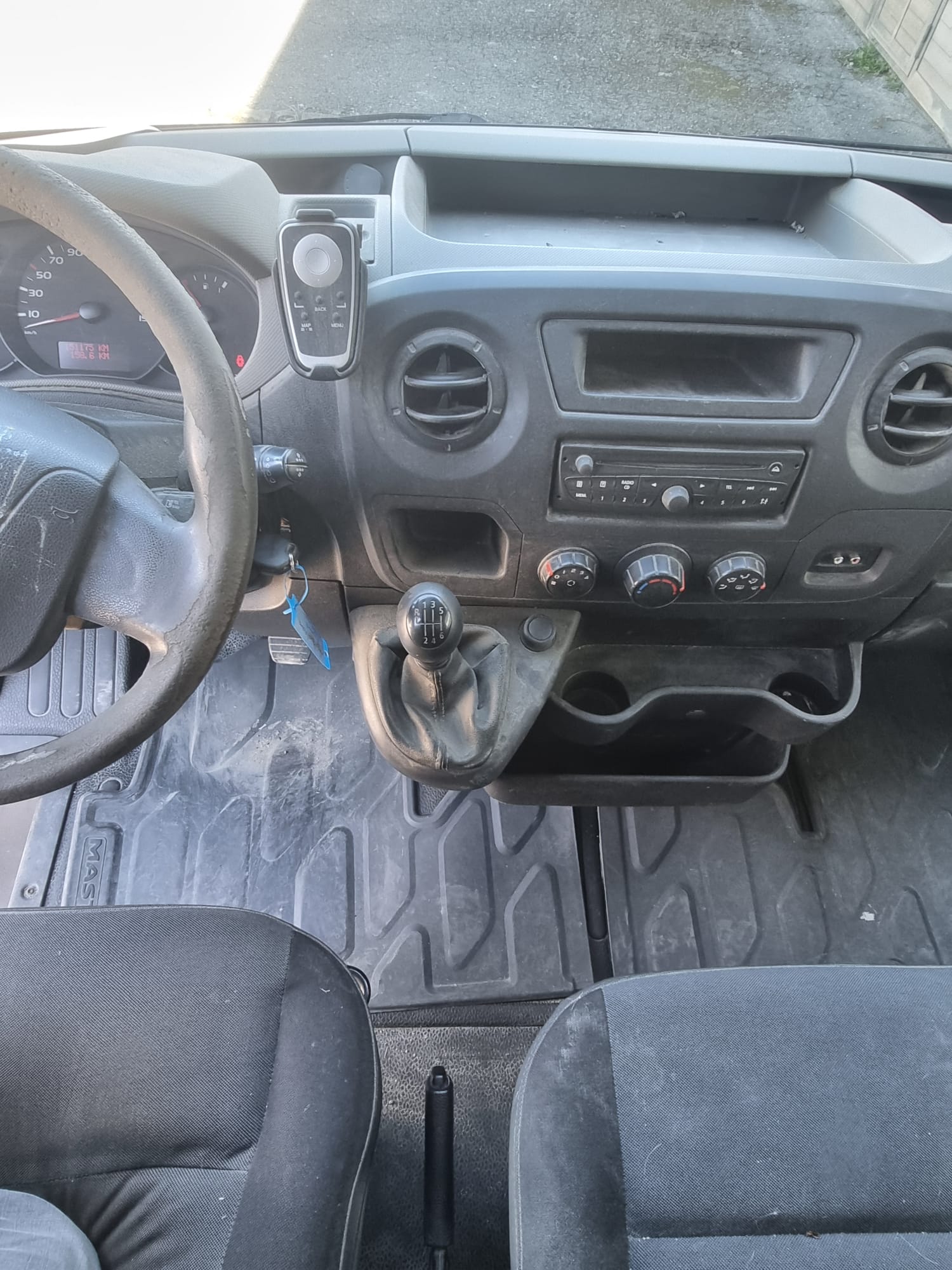 RENAULT Master T33 2.3dCi L1H1-image-8