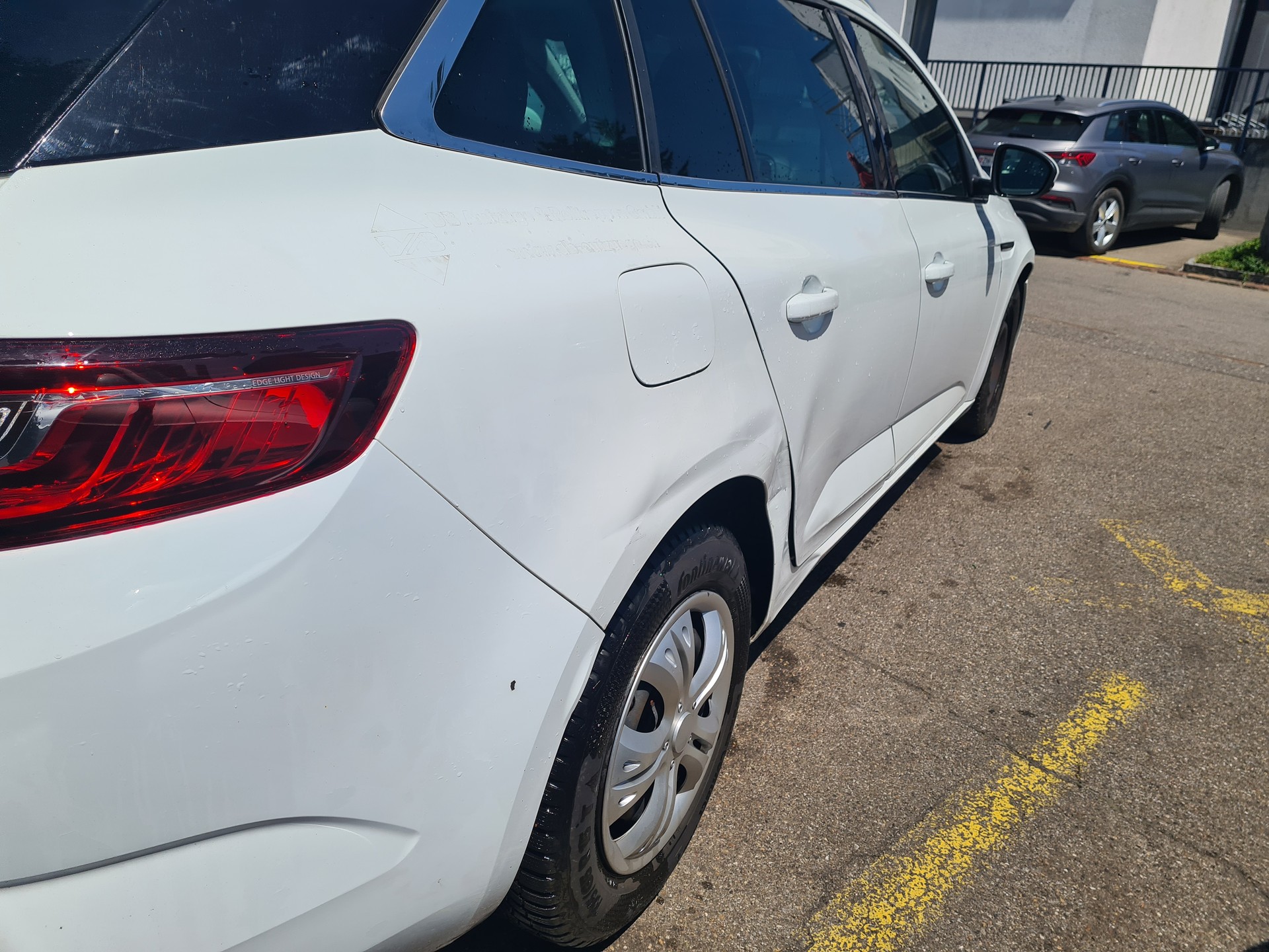 RENAULT Mégane Grandtour 1.5 dCi GT Line EDC-image-6