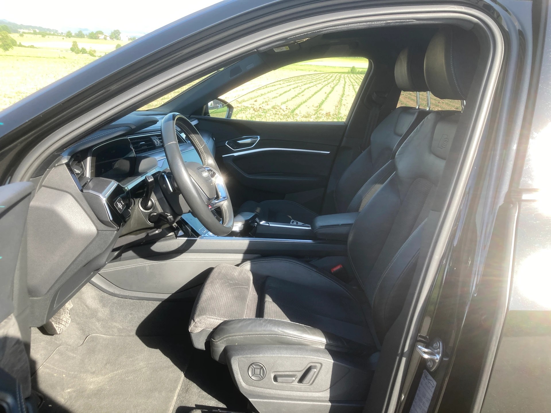 AUDI e-tron 50 Sportback S Line quattro mit Anhängerkupplung-image-10