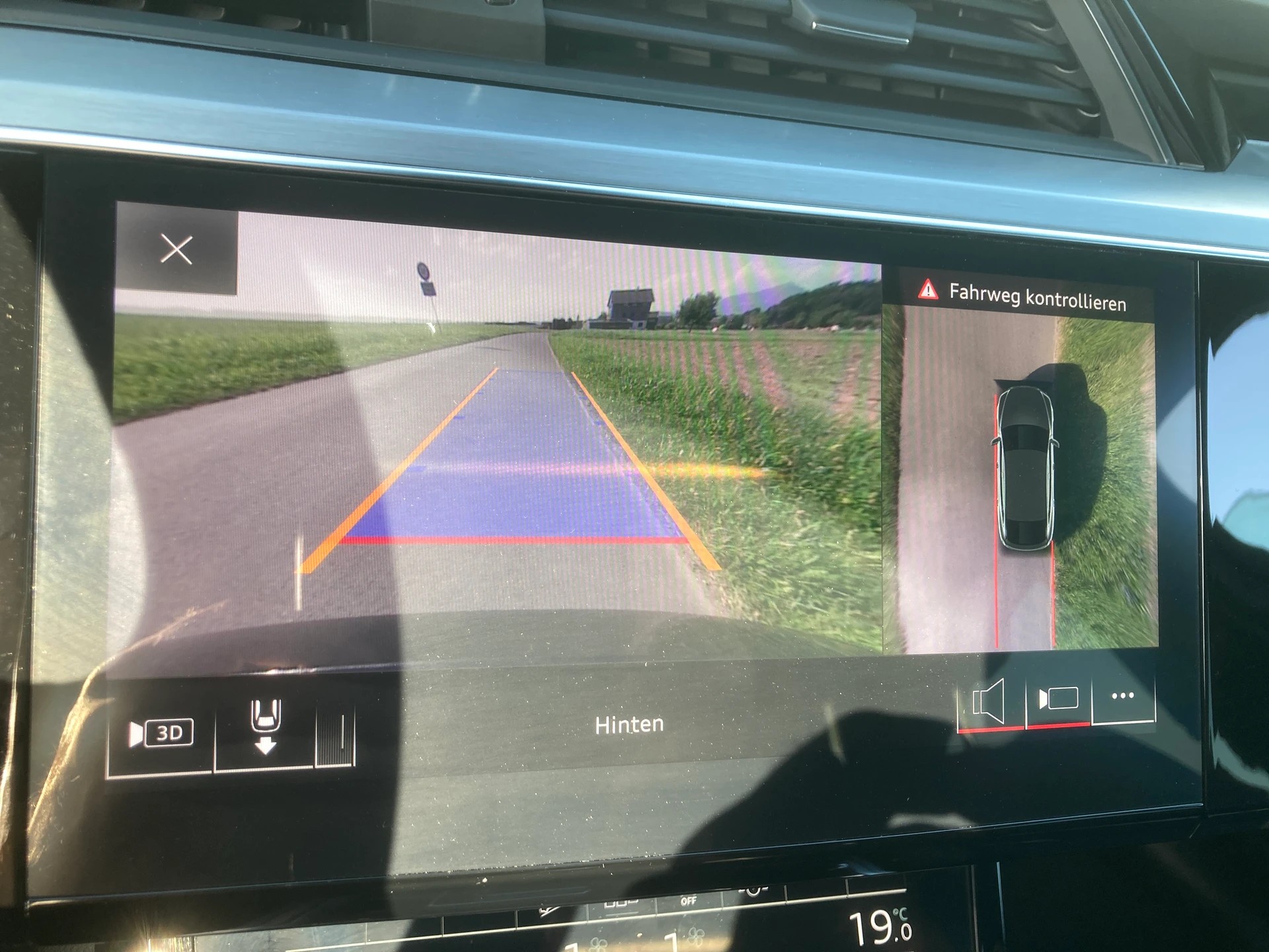 AUDI e-tron 50 Sportback S Line quattro mit Anhängerkupplung-image-14