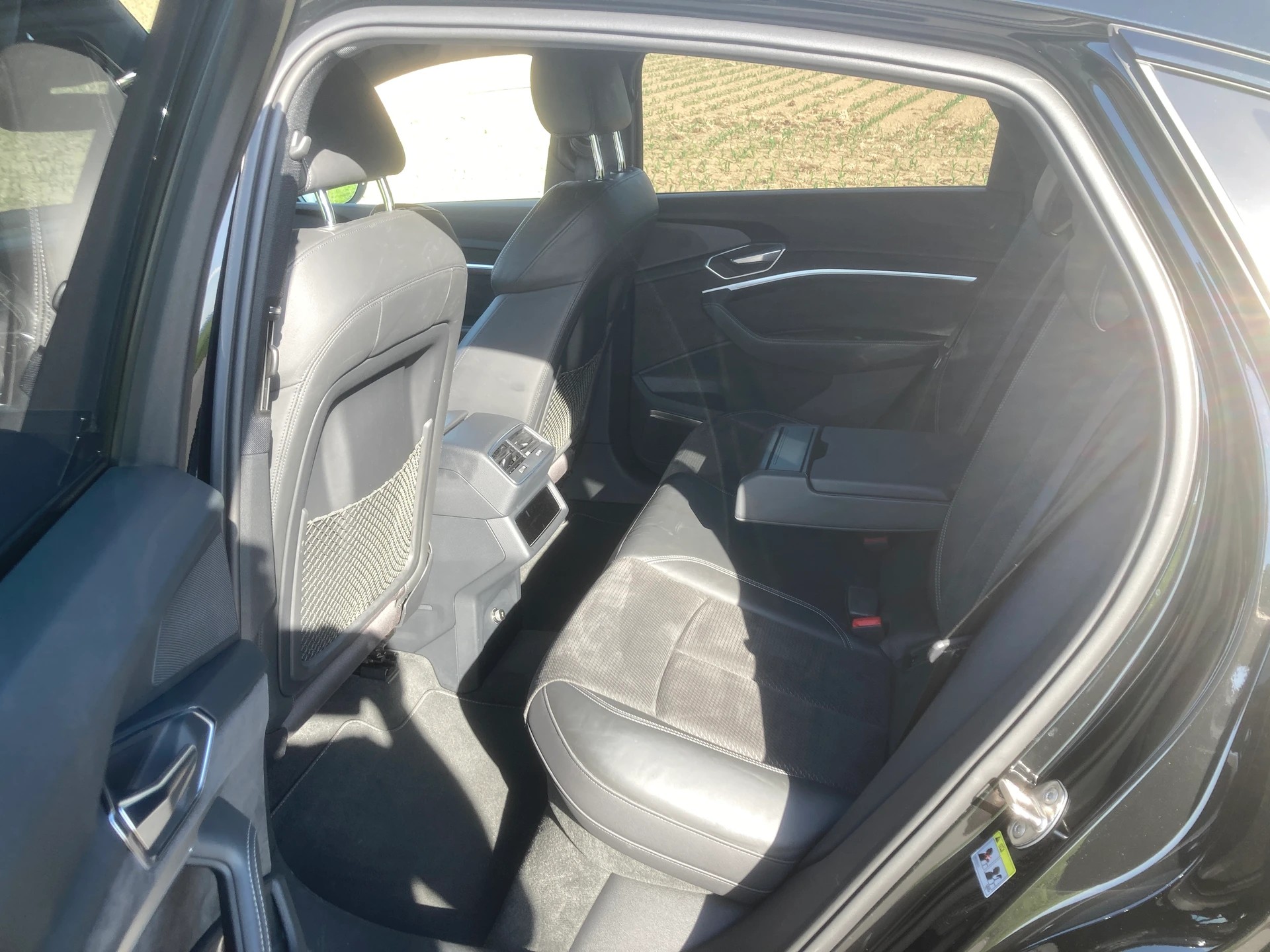 AUDI e-tron 50 Sportback S Line quattro mit Anhängerkupplung-image-9