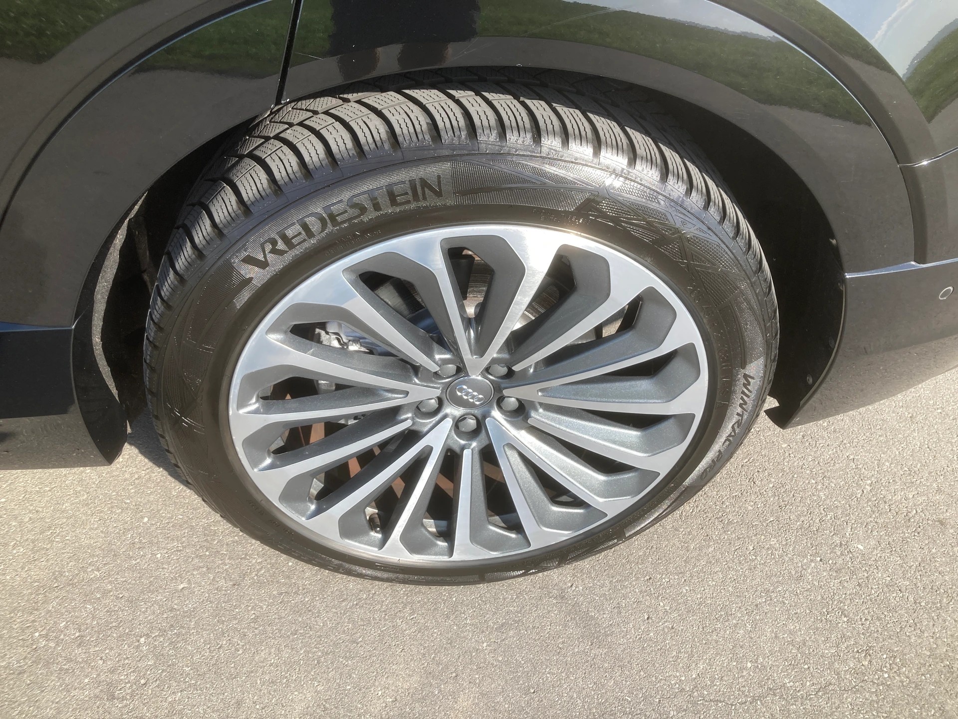 AUDI e-tron 50 Sportback S Line quattro mit Anhängerkupplung-image-8