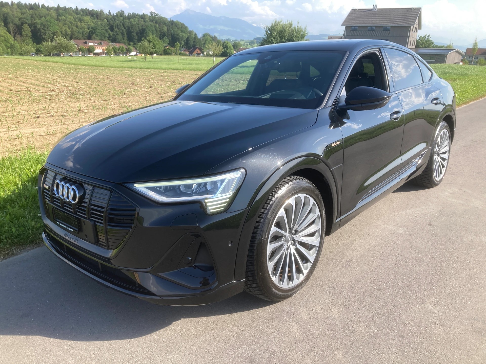 AUDI e-tron 50 Sportback S Line quattro mit Anhängerkupplung-image-0
