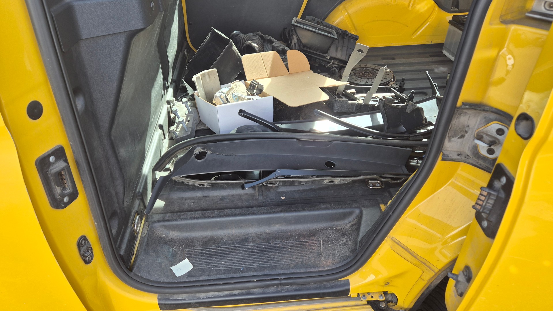 VW Caddy Cargo 2.0TDI 4Motion-image-9