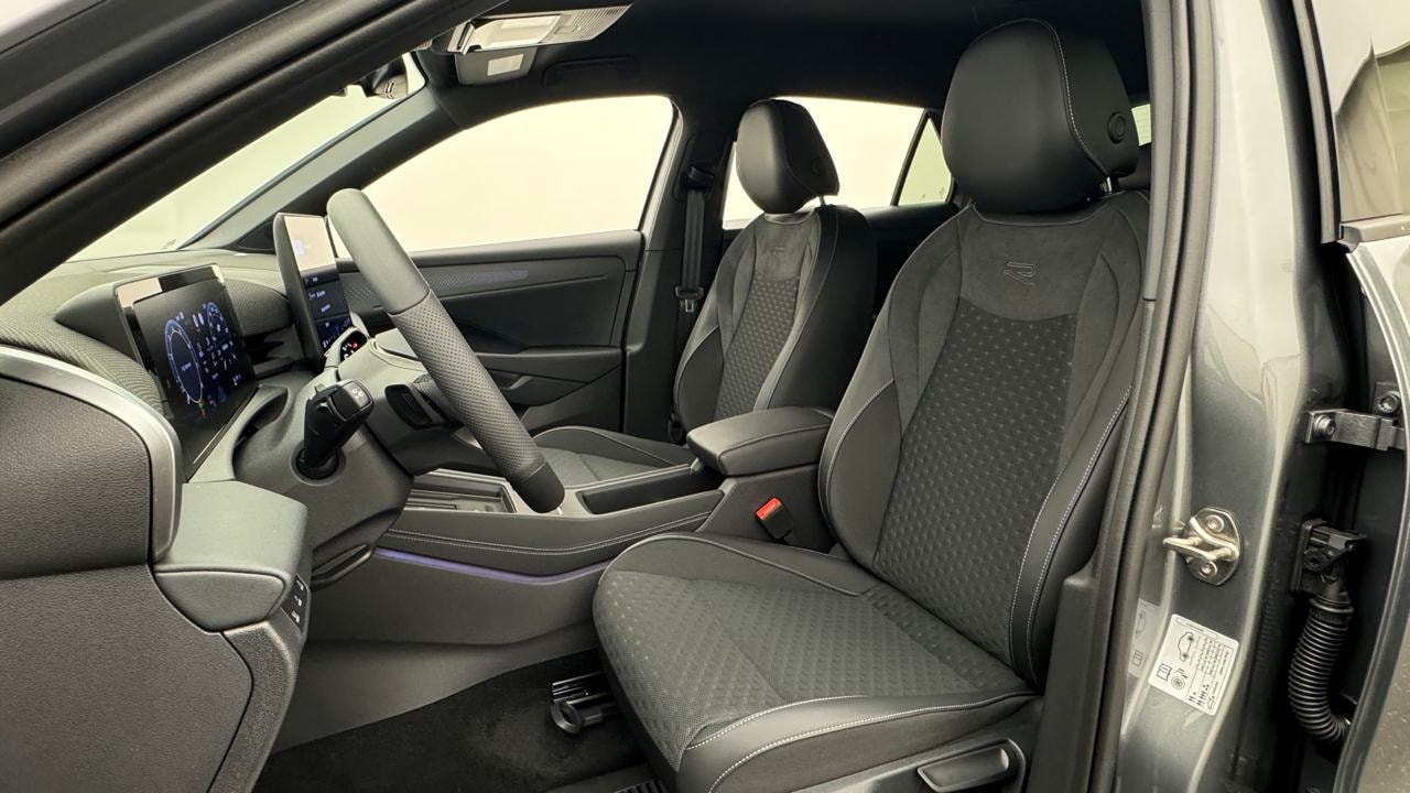 VW T-Roc 1.5 eTSI mHEV R-Line DSG-image-4