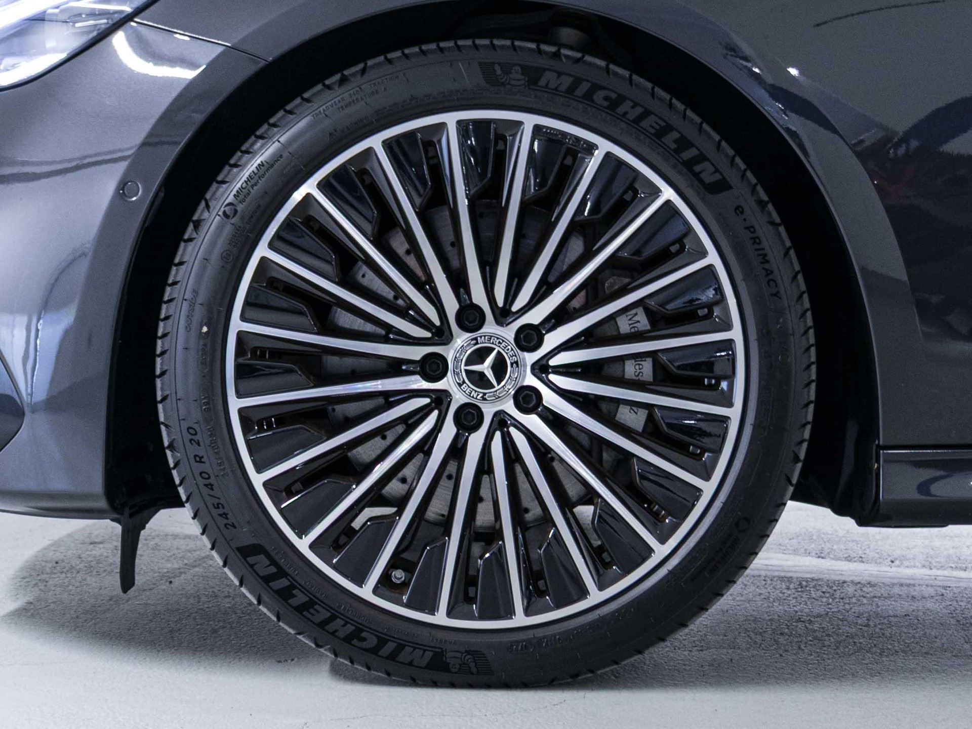 MERCEDES-BENZ E 300 de 4MATIC T-Modell-image-14
