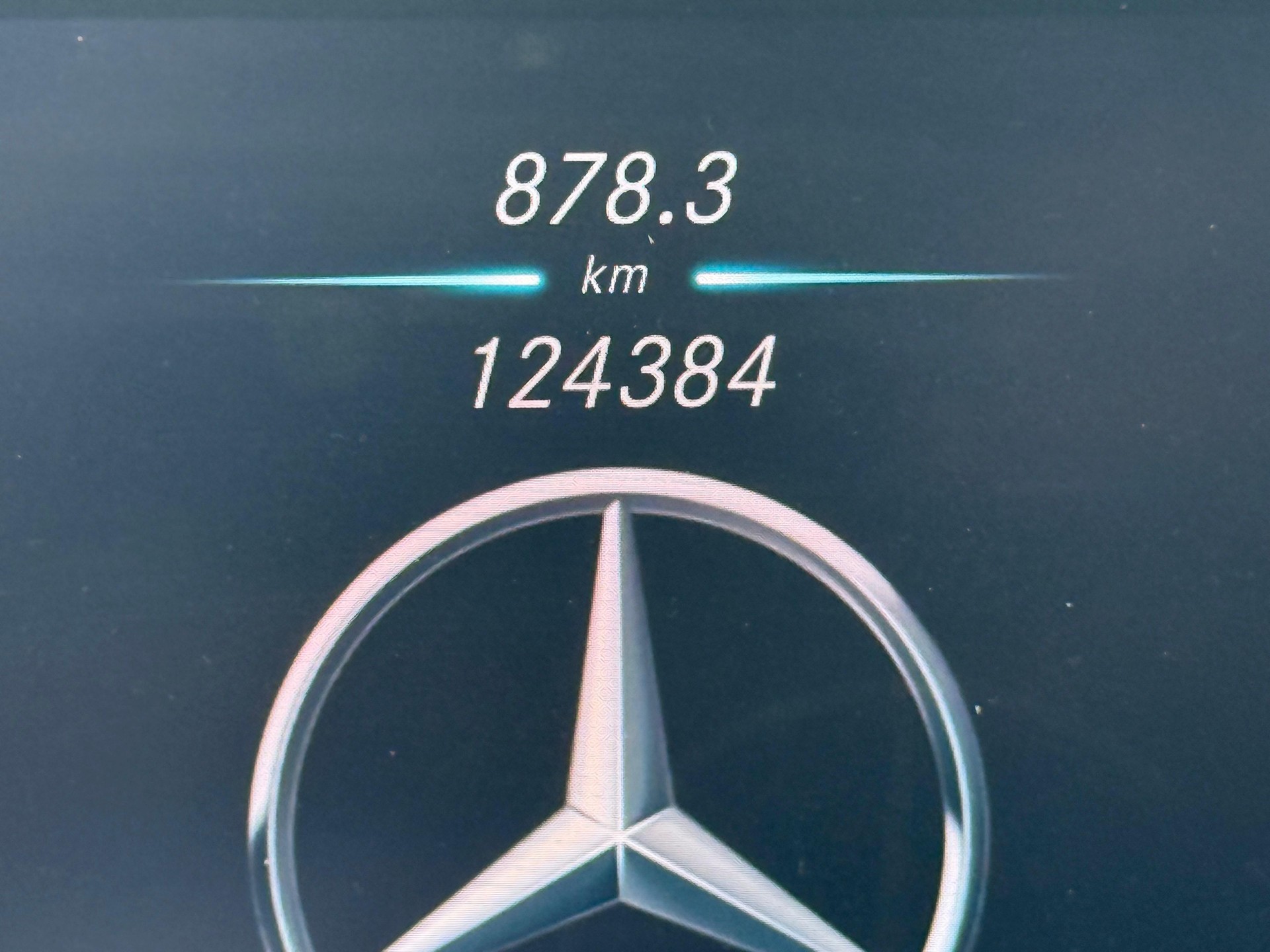 MERCEDES-BENZ GLC 200 AMG Line Plus 4Matic 9G-Tronic-image-16