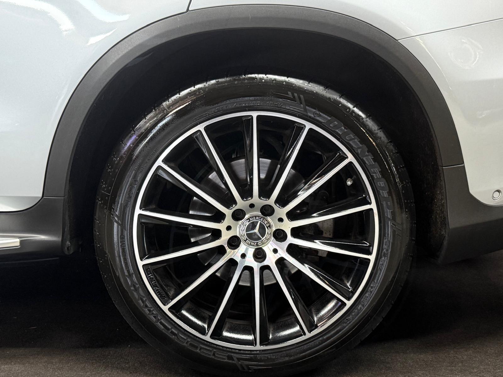 MERCEDES-BENZ GLC 200 AMG Line Plus 4Matic 9G-Tronic-image-6