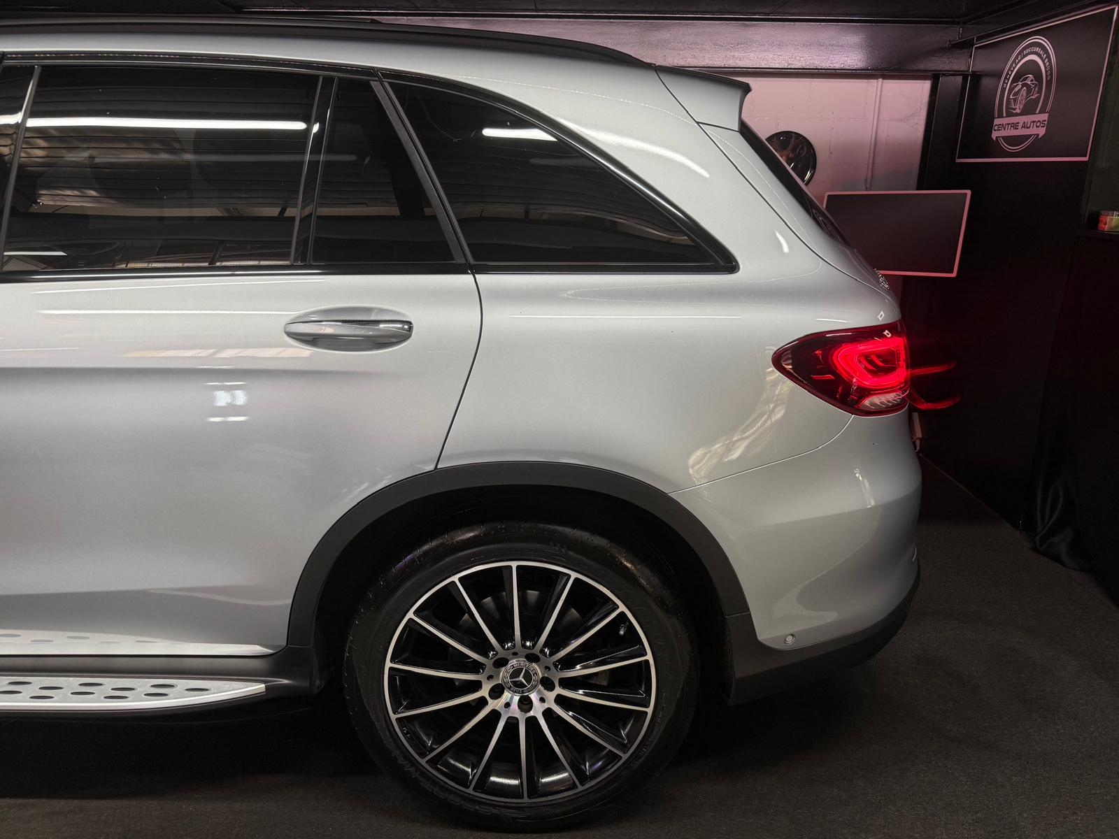 MERCEDES-BENZ GLC 200 AMG Line Plus 4Matic 9G-Tronic-image-5