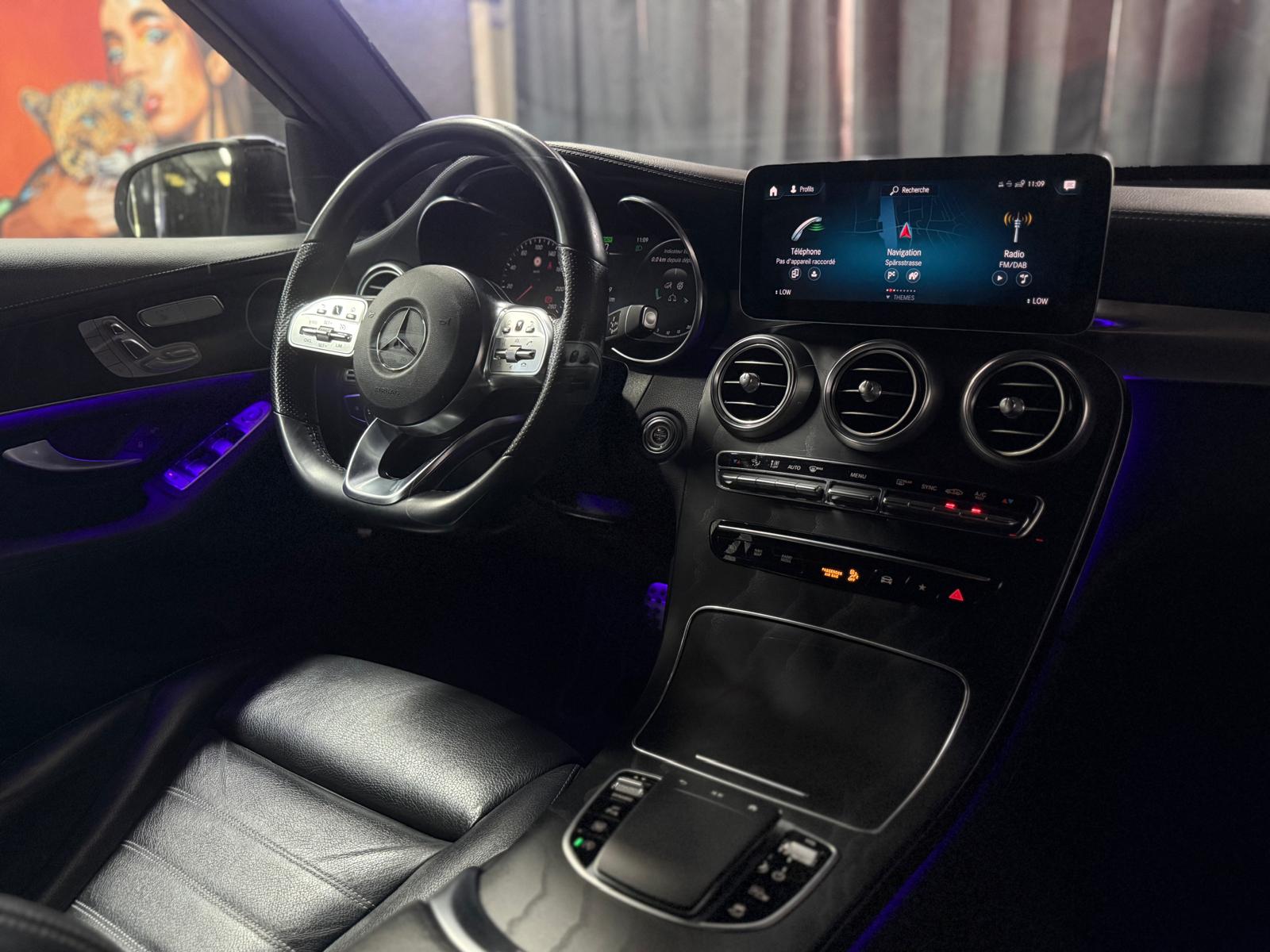 MERCEDES-BENZ GLC 200 AMG Line Plus 4Matic 9G-Tronic-image-15