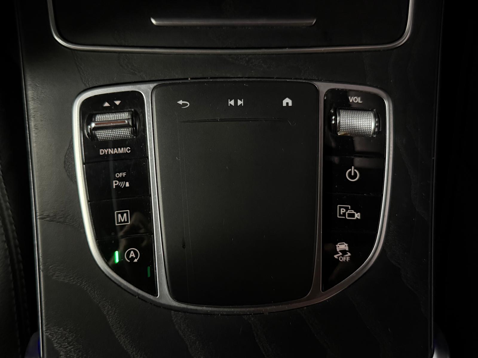 MERCEDES-BENZ GLC 200 AMG Line Plus 4Matic 9G-Tronic-image-12