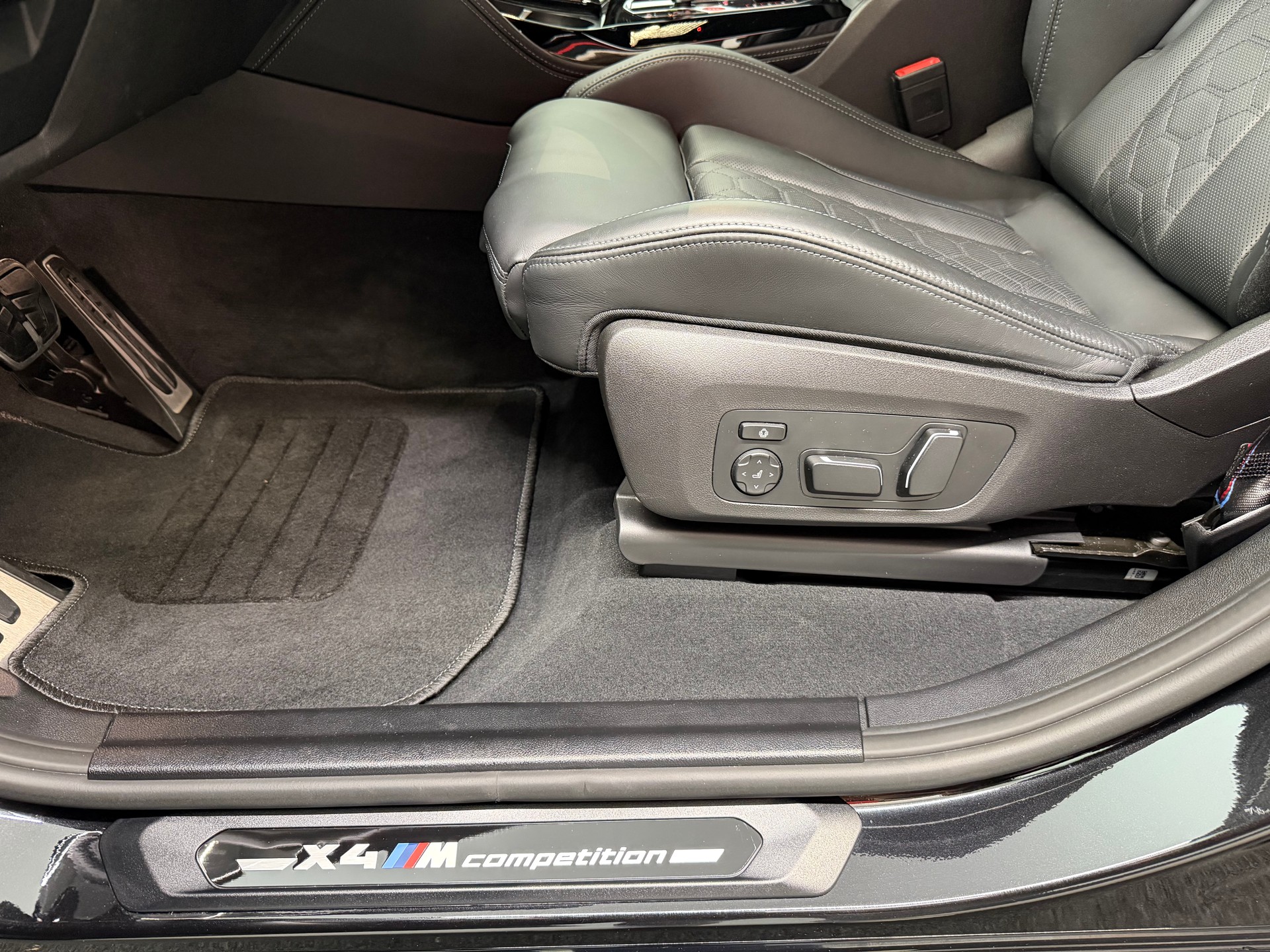 BMW X4M xDrive M Competition Steptronic-image-12