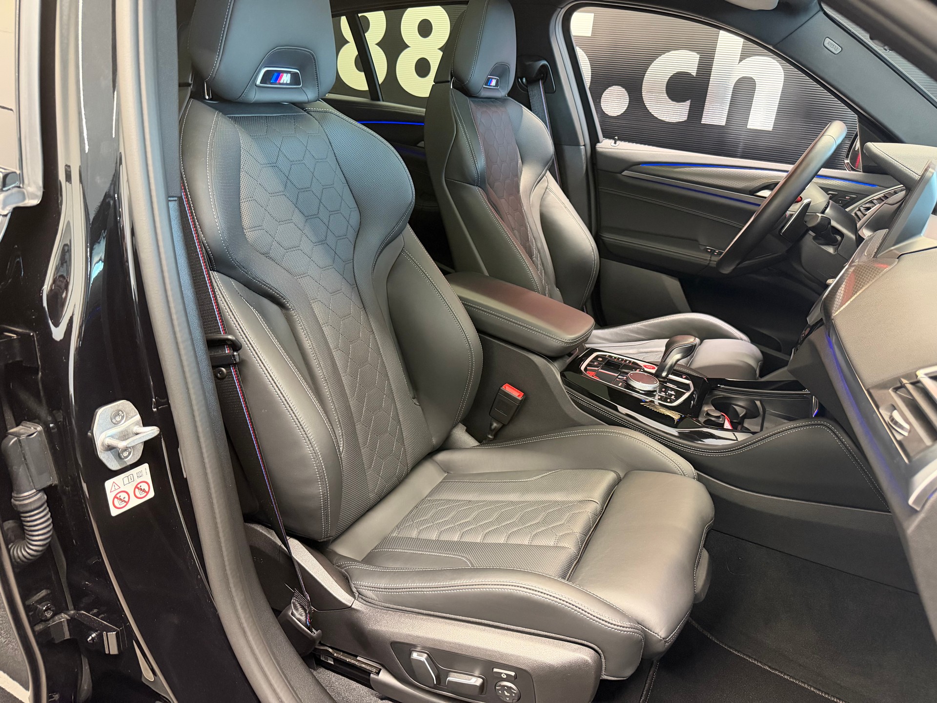 BMW X4M xDrive M Competition Steptronic-image-27