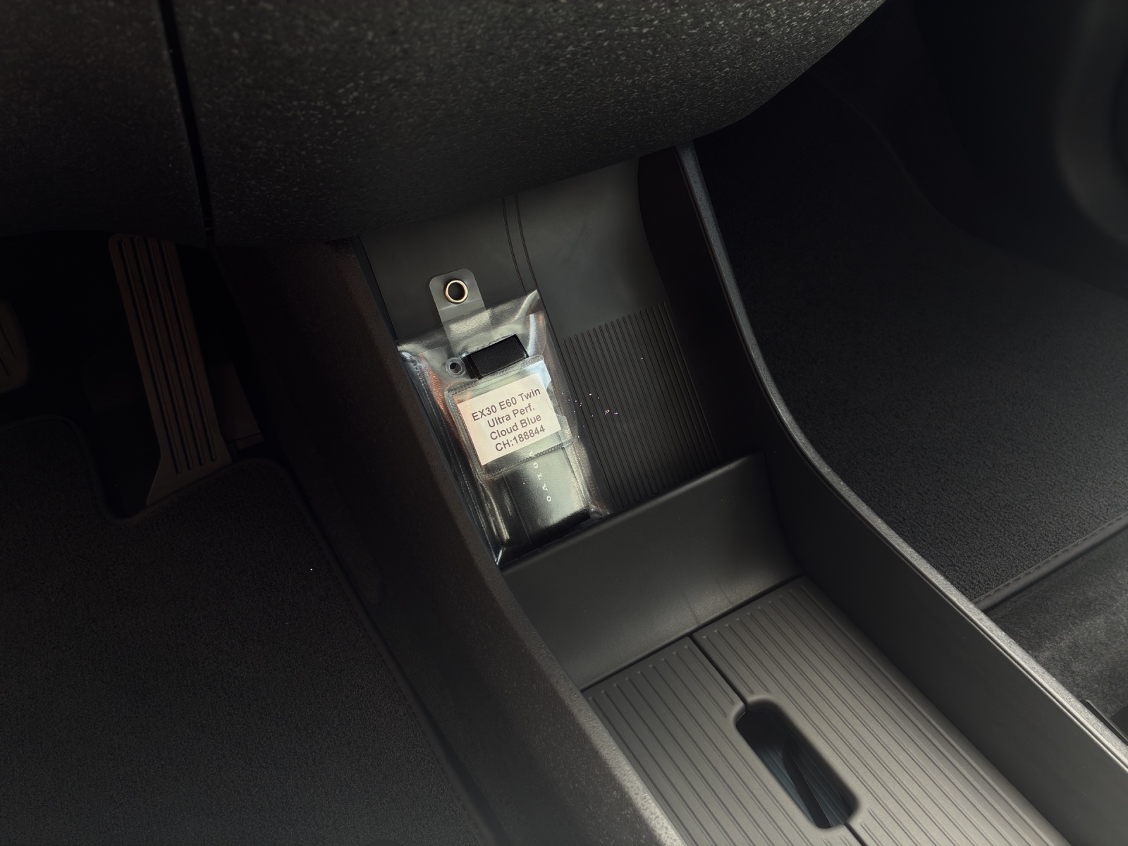 VOLVO EX 30 E60 Twin Ultra Performance AWD-image-16