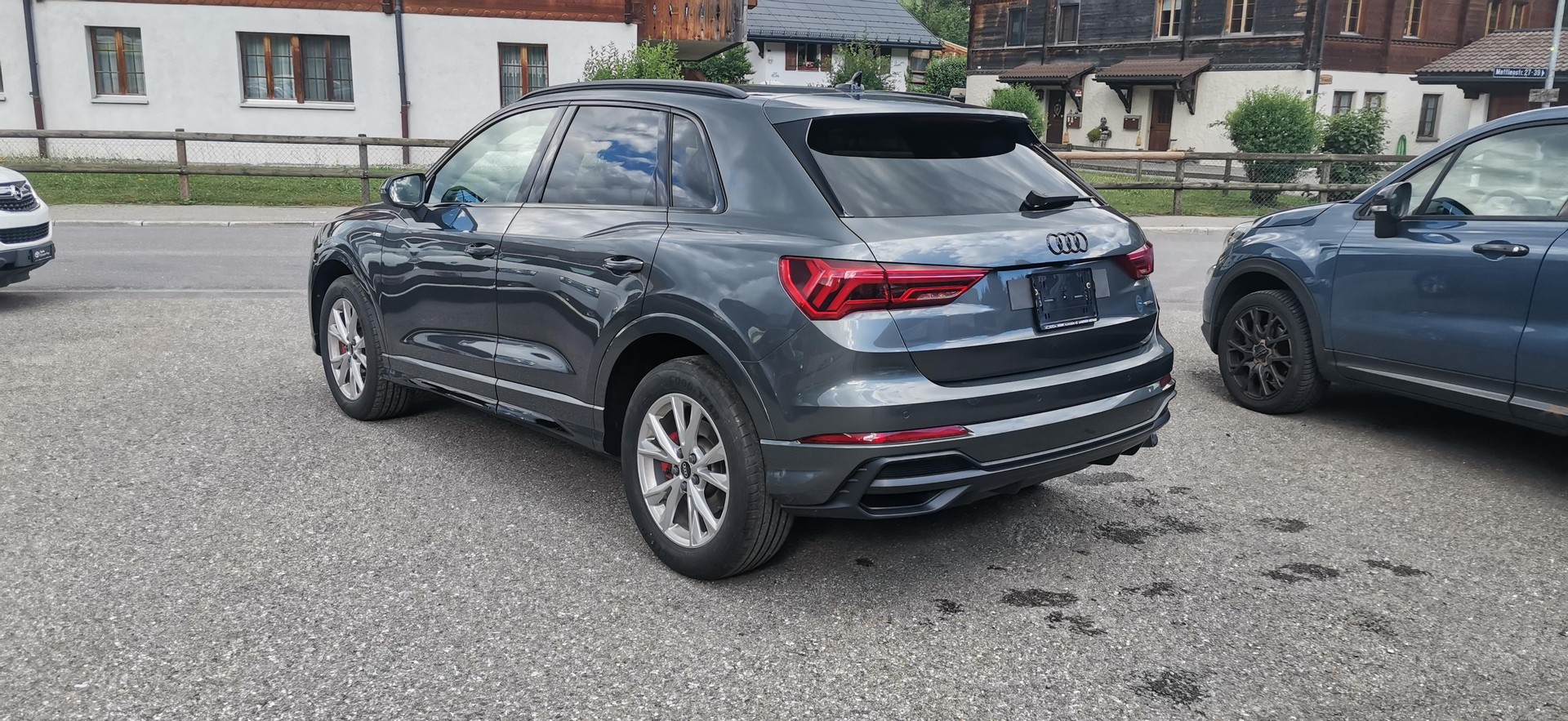 AUDI Q3 2.0 40 TDI S line quattro S-Tronic-image-3