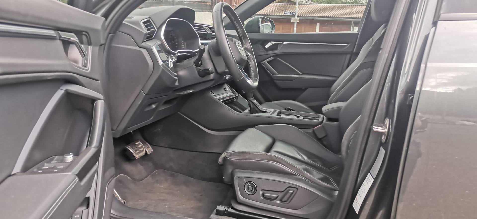 AUDI Q3 2.0 40 TDI S line quattro S-Tronic-image-7