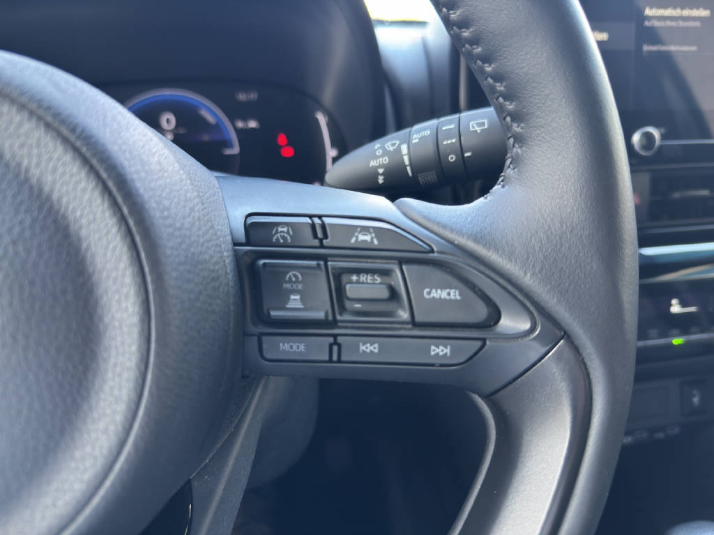 TOYOTA Yaris Cross 1.5 VVT-i HSD Trend AWD-i-image-8