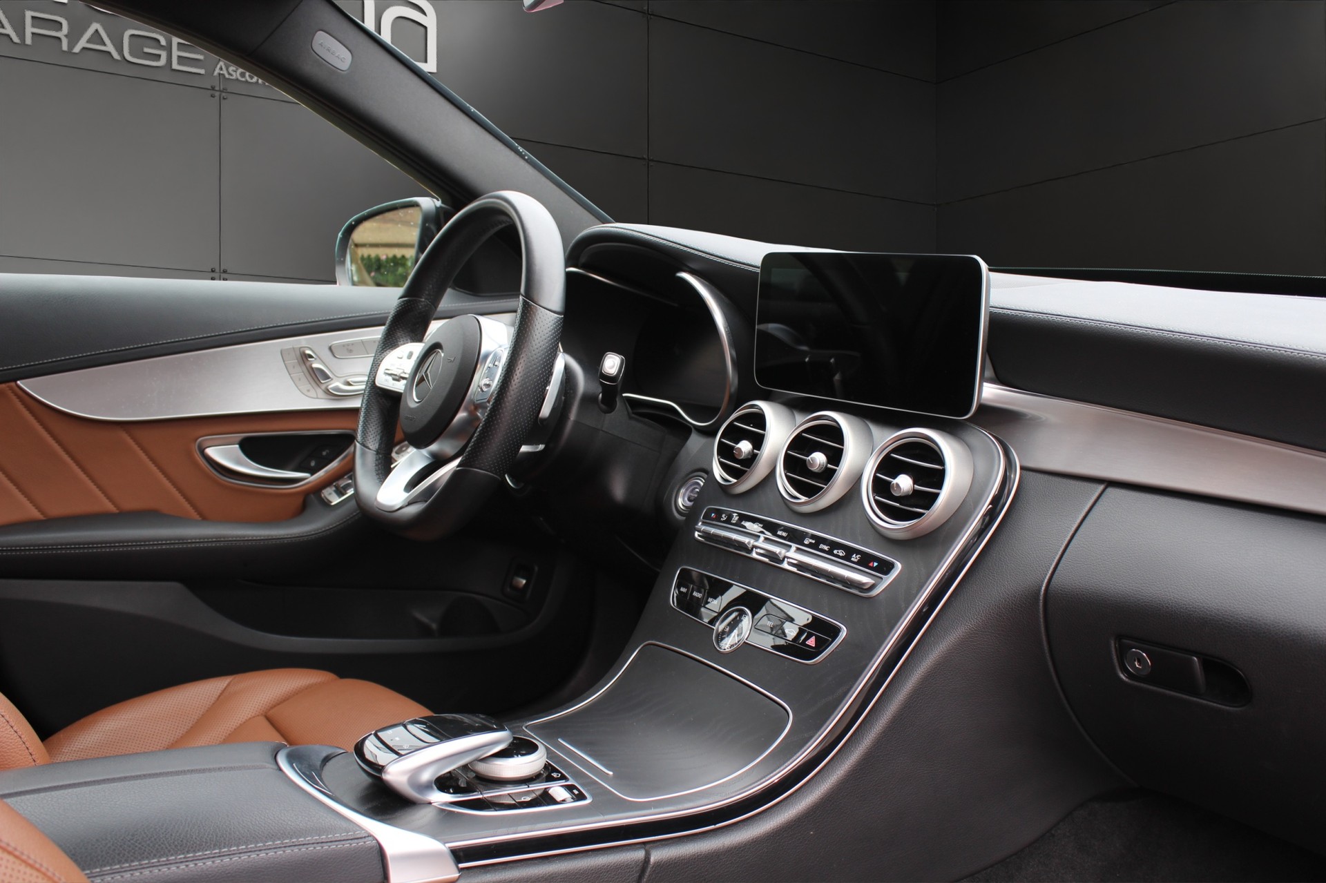 MERCEDES-BENZ C 300 d AMG Line 4matic Kombi-image-9