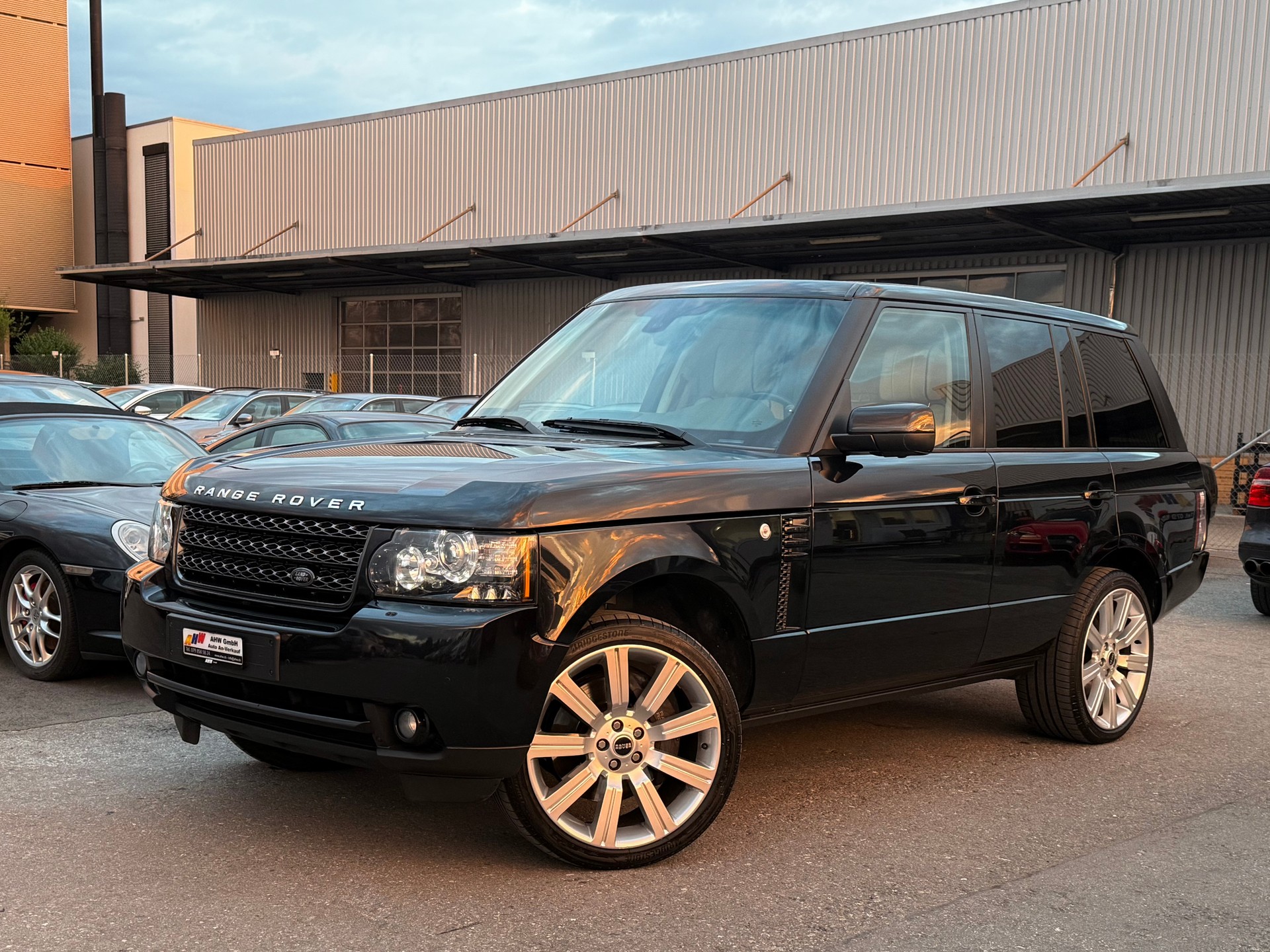 LAND ROVER Range Rover 4.4 TDV8 Vogue Automatic / Frisch ab MFK & Service / AHK 3500kg / 360° Kamera / harman/kardon / Spurassistent-image-0