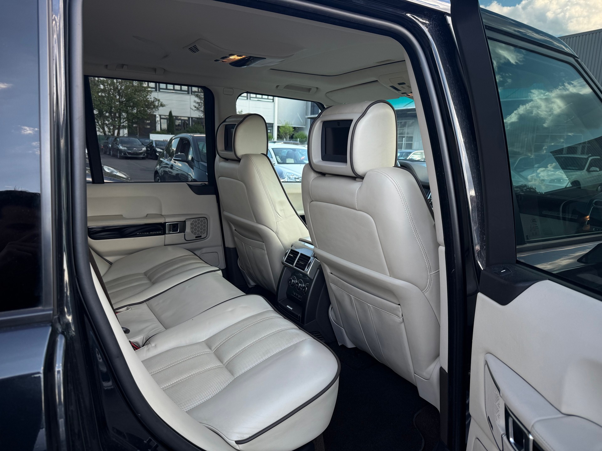 LAND ROVER Range Rover 4.4 TDV8 Vogue Automatic / Frisch ab MFK & Service / AHK 3500kg / 360° Kamera / harman/kardon / Spurassistent-image-13