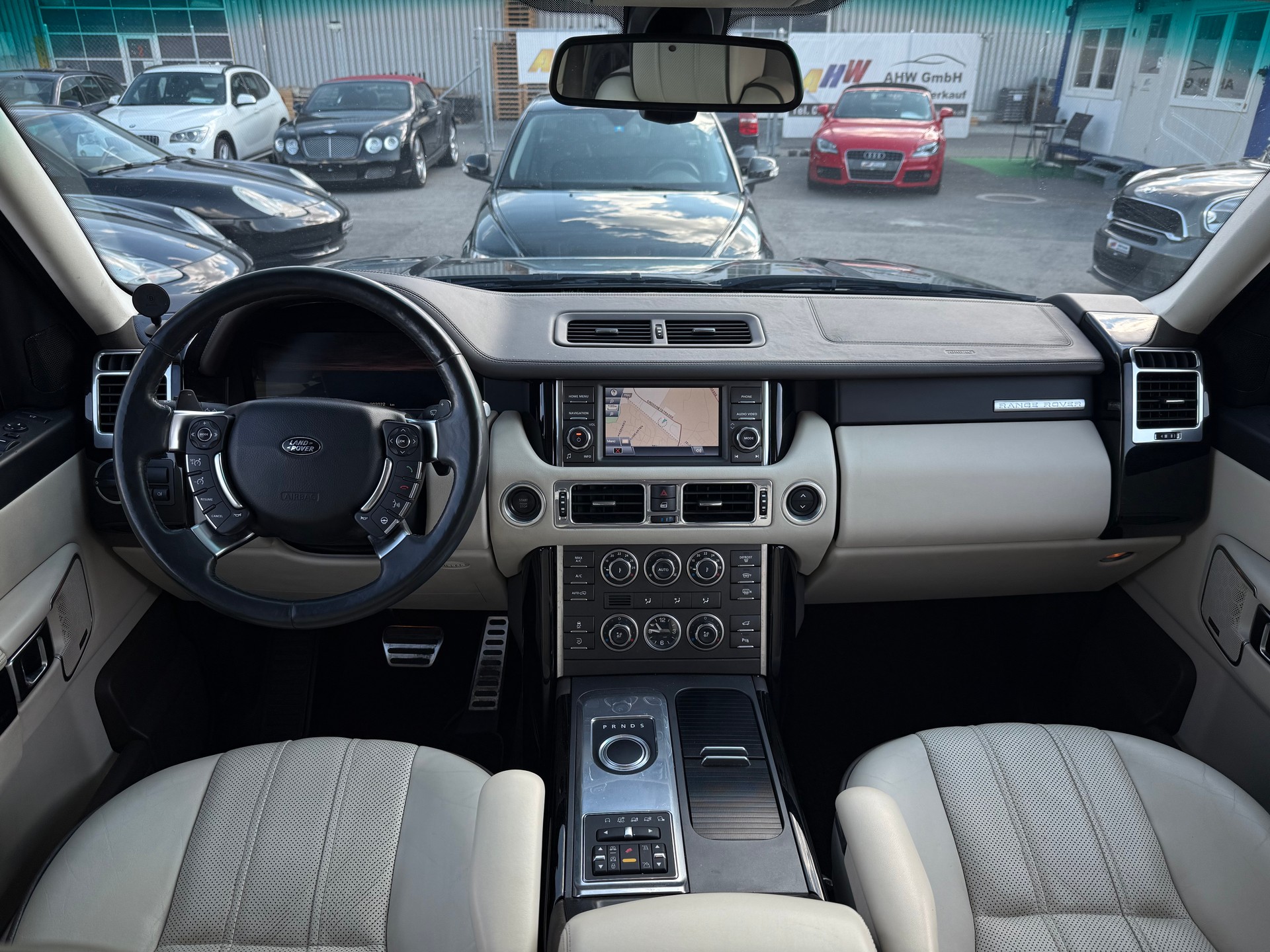 LAND ROVER Range Rover 4.4 TDV8 Vogue Automatic / Frisch ab MFK & Service / AHK 3500kg / 360° Kamera / harman/kardon / Spurassistent-image-8