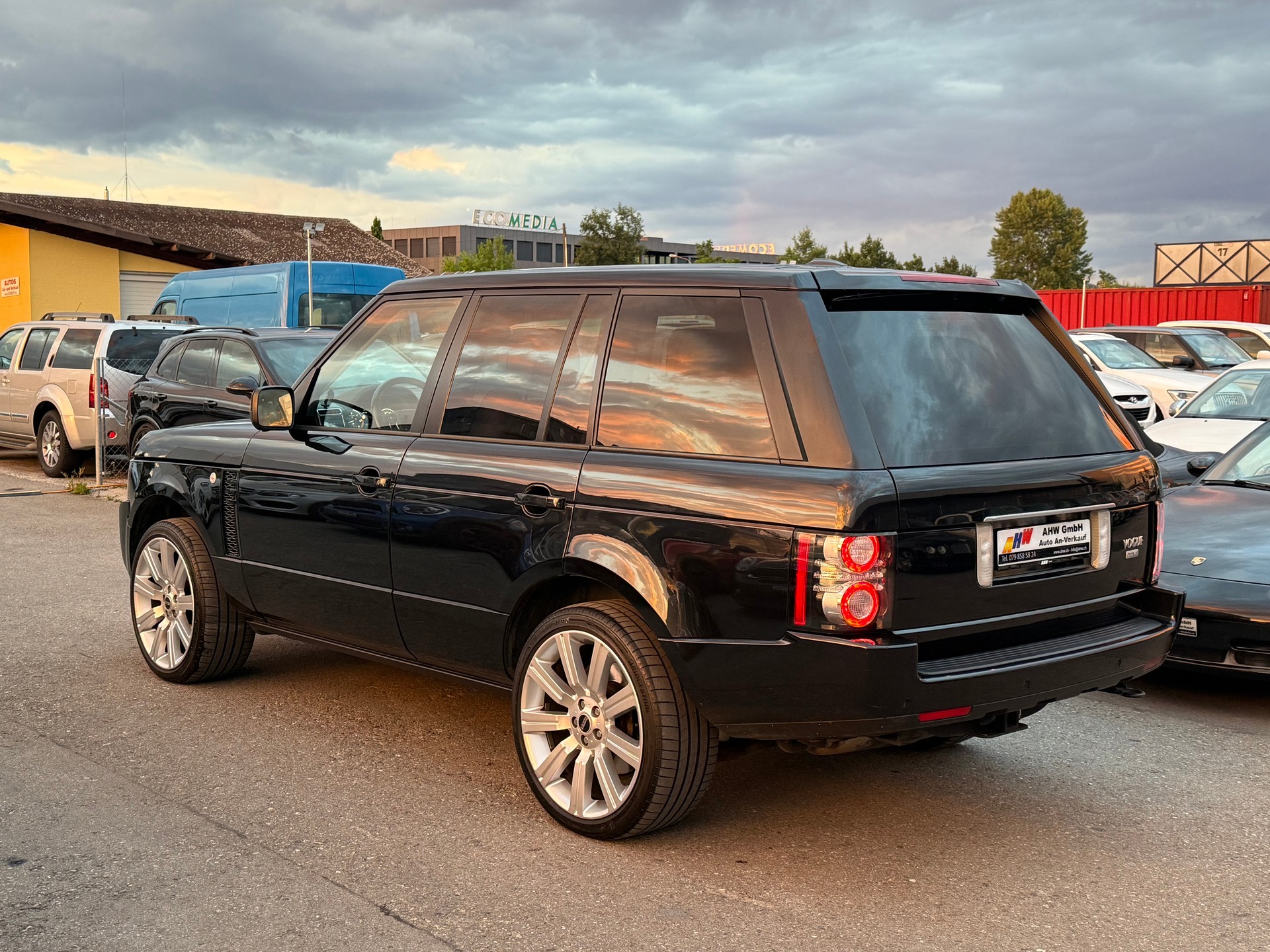 LAND ROVER Range Rover 4.4 TDV8 Vogue Automatic / Frisch ab MFK & Service / AHK 3500kg / 360° Kamera / harman/kardon / Spurassistent-image-5