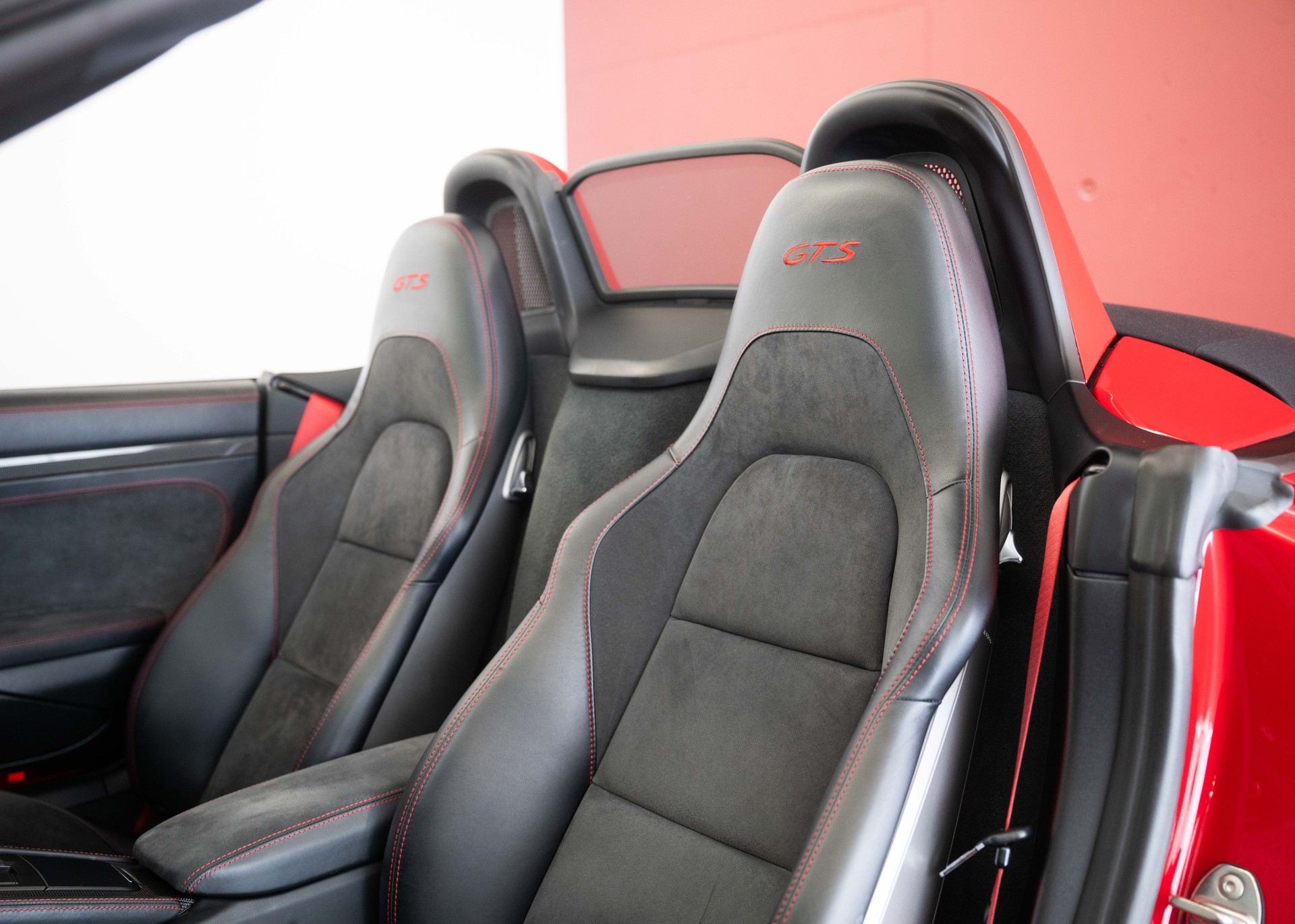 PORSCHE 718 Boxster GTS 2.5 PDK (Swiss car, 2nd hand, perfect condition, full Porsche service history)-image-22
