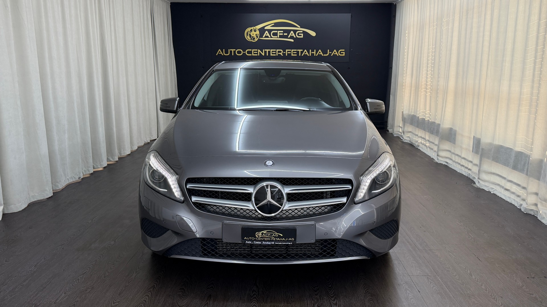 MERCEDES-BENZ A 200 Urban 7G-DCT-showroom-element-1